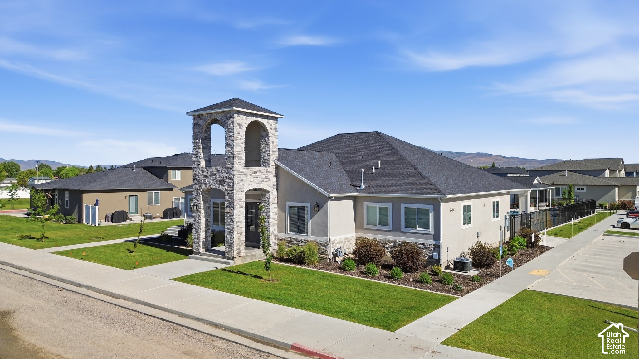 main property photo 19