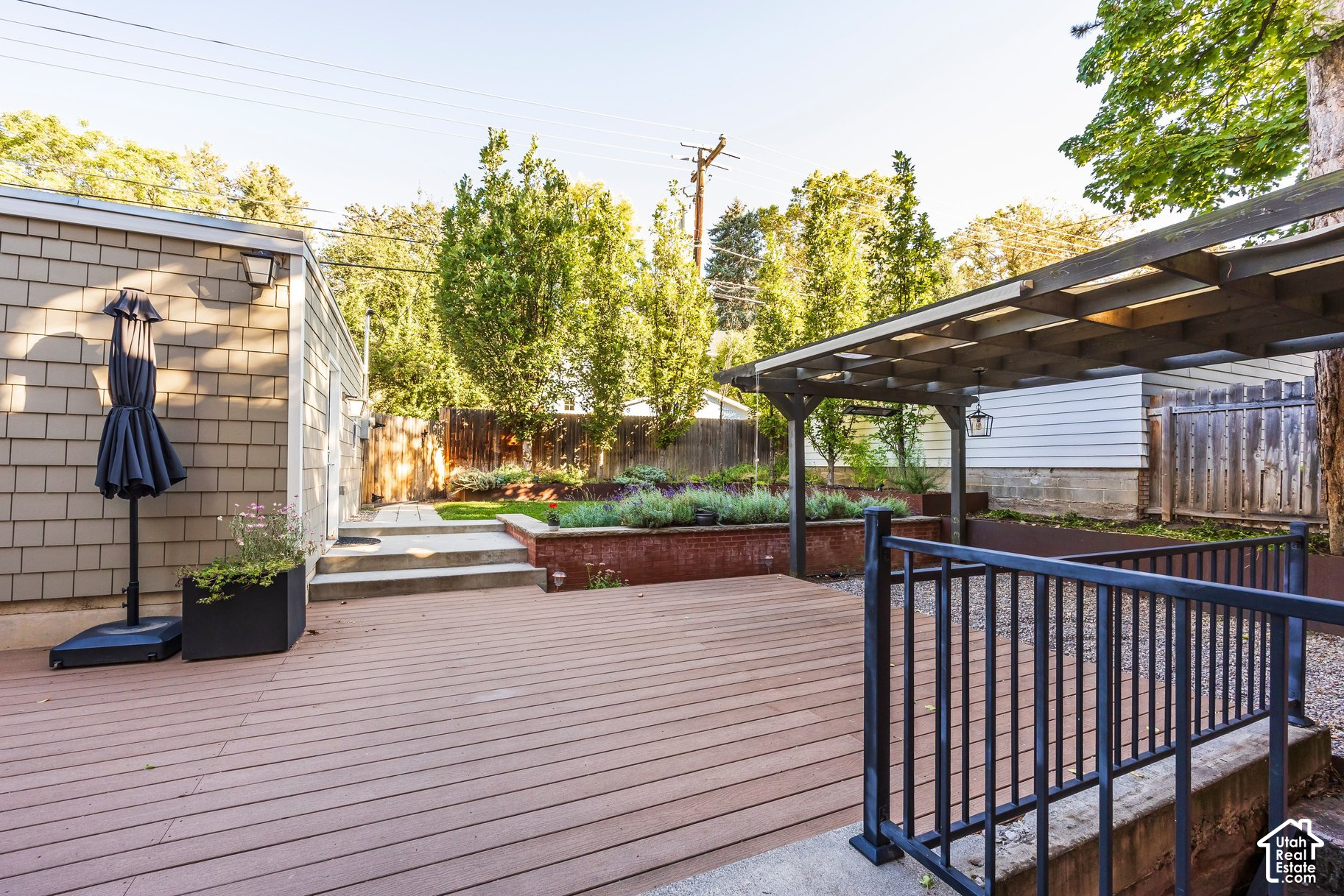main property photo 40