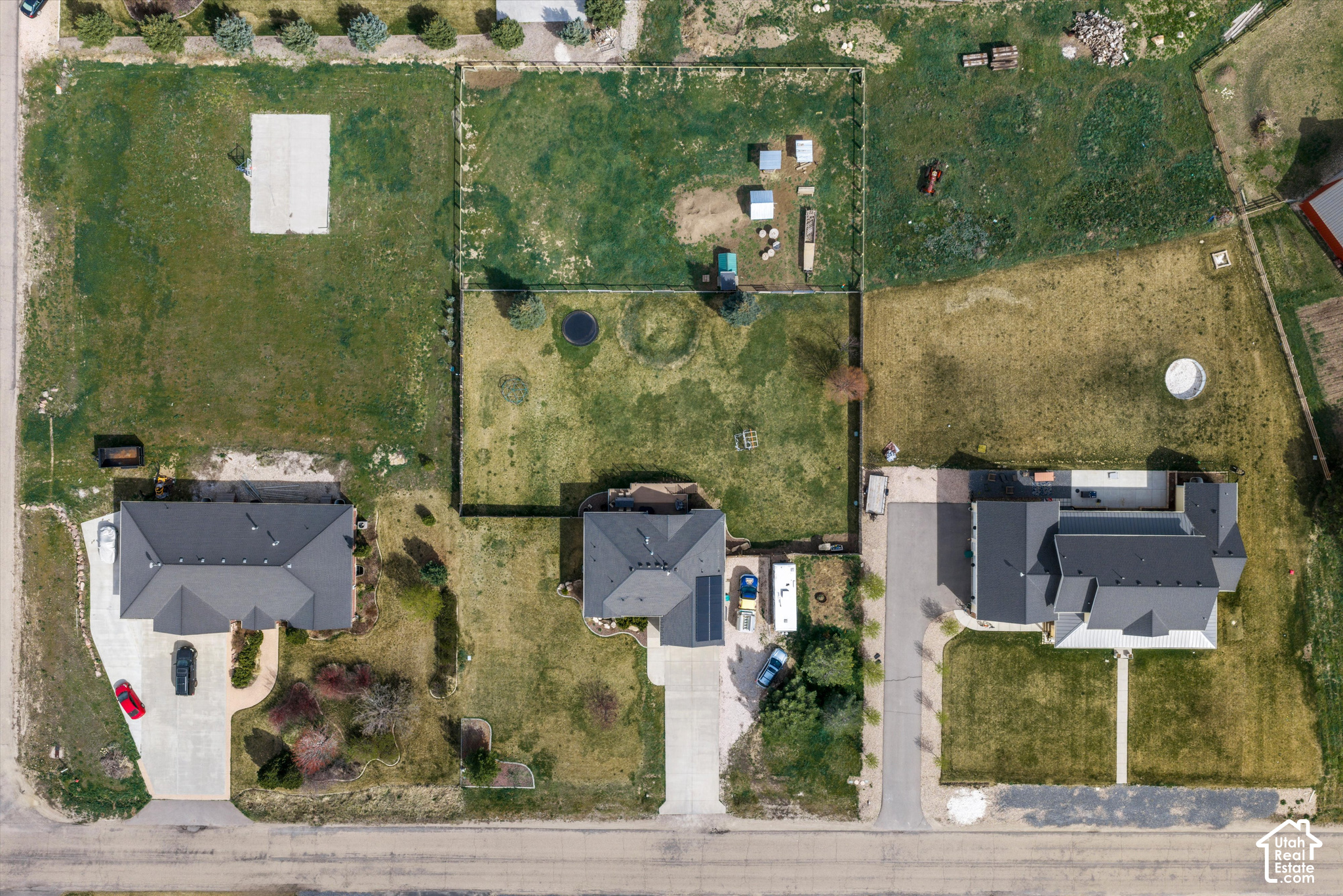 main property photo 45