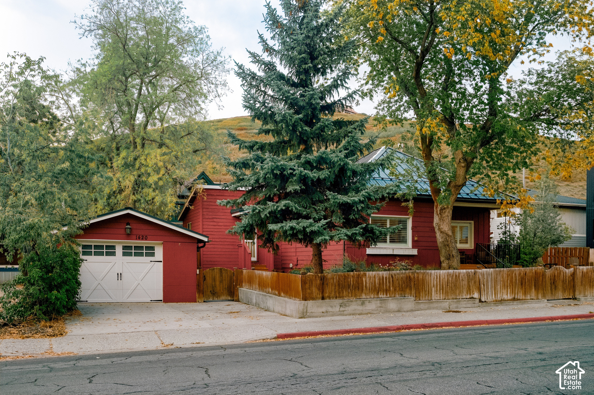 main property photo 32