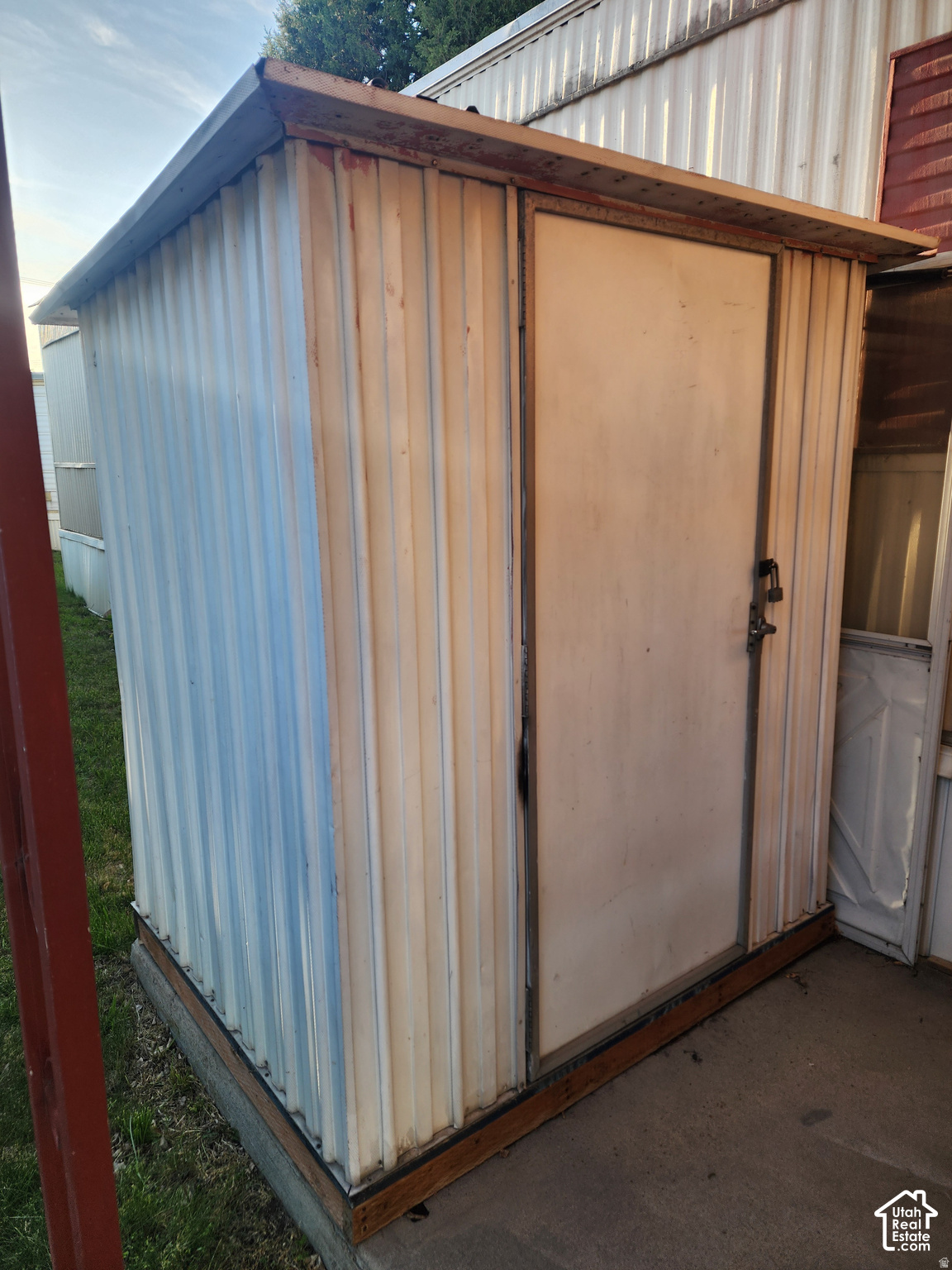 main property photo 13