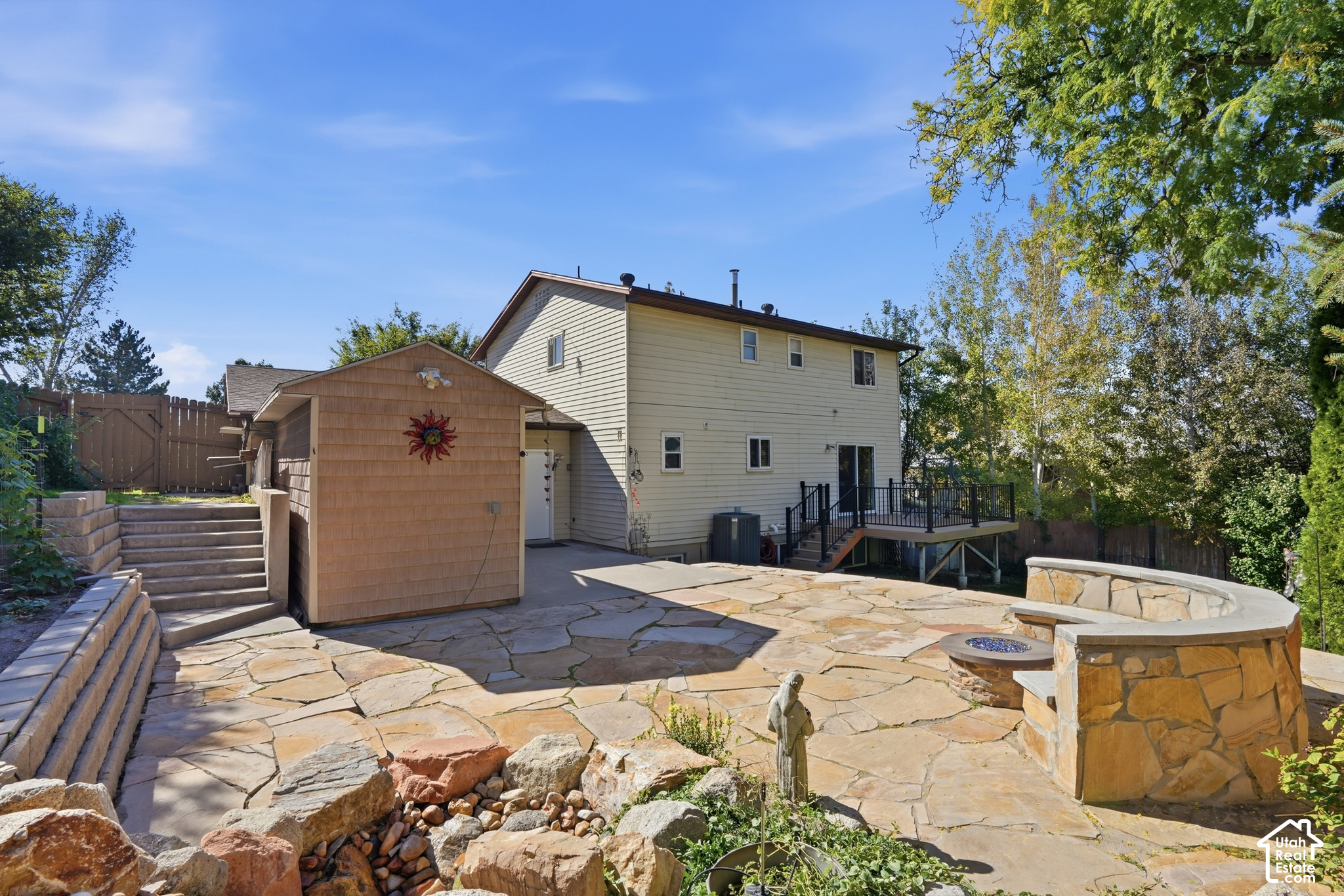 main property photo 9