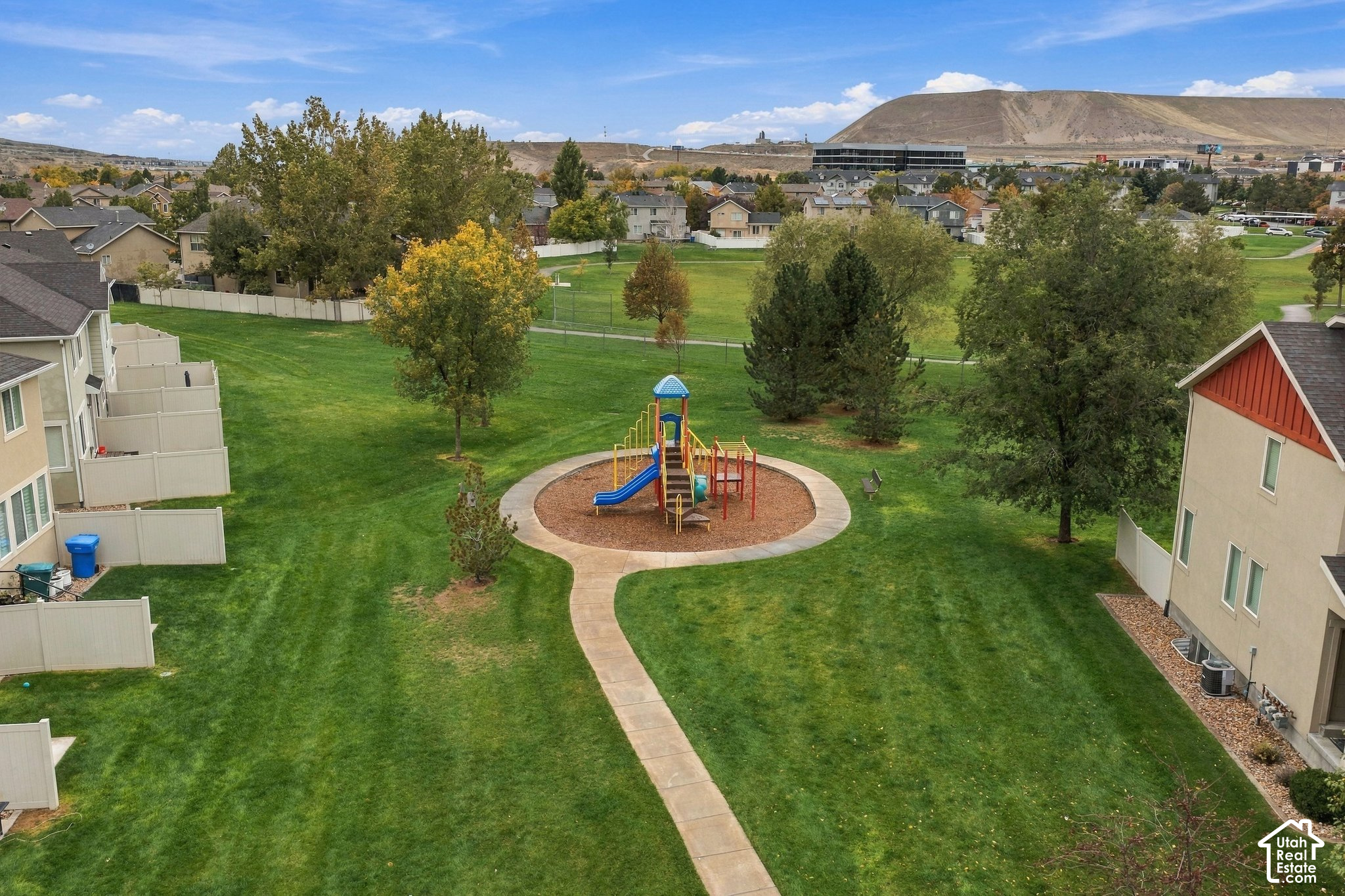main property photo 50