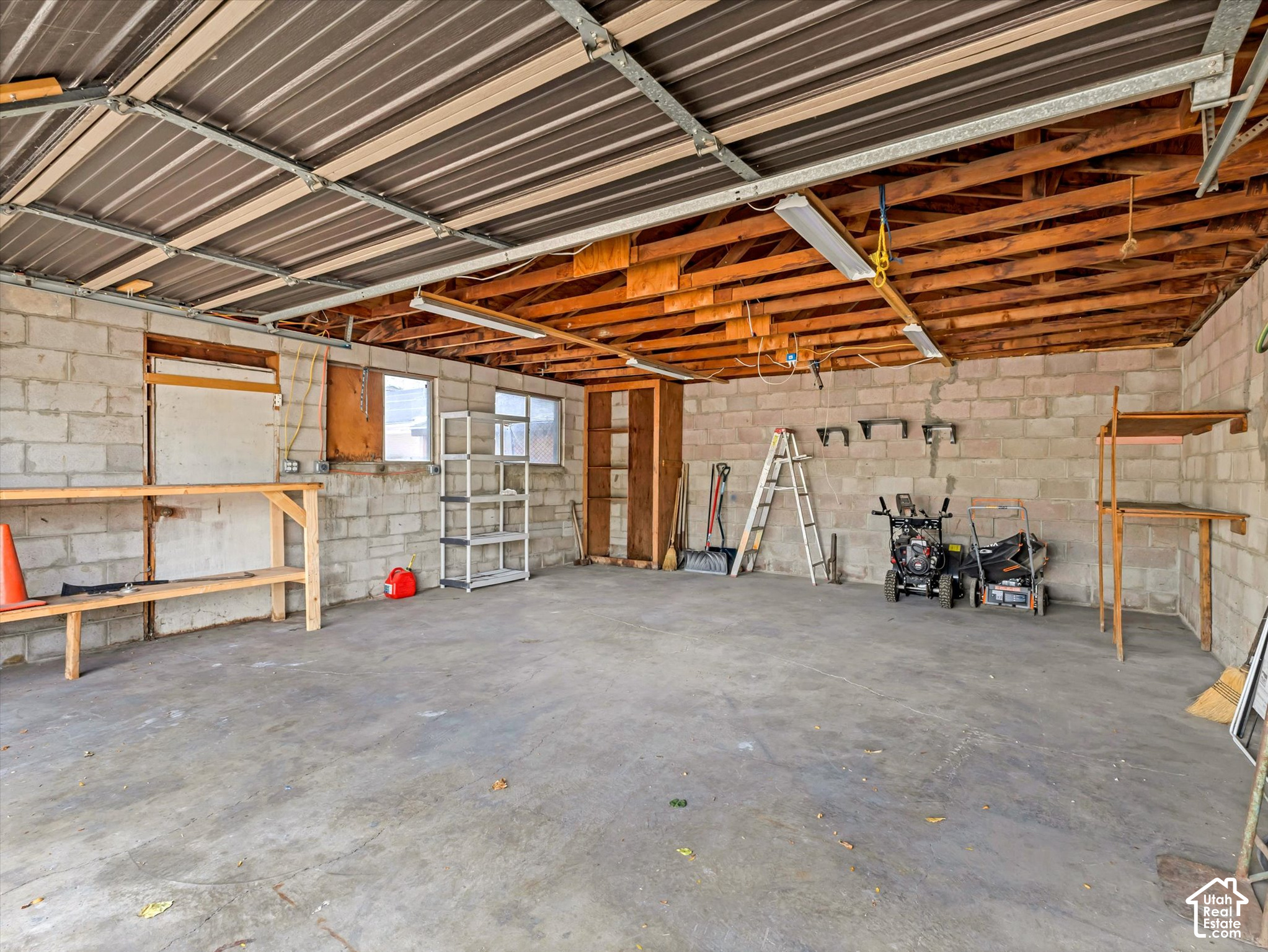 main property photo 16