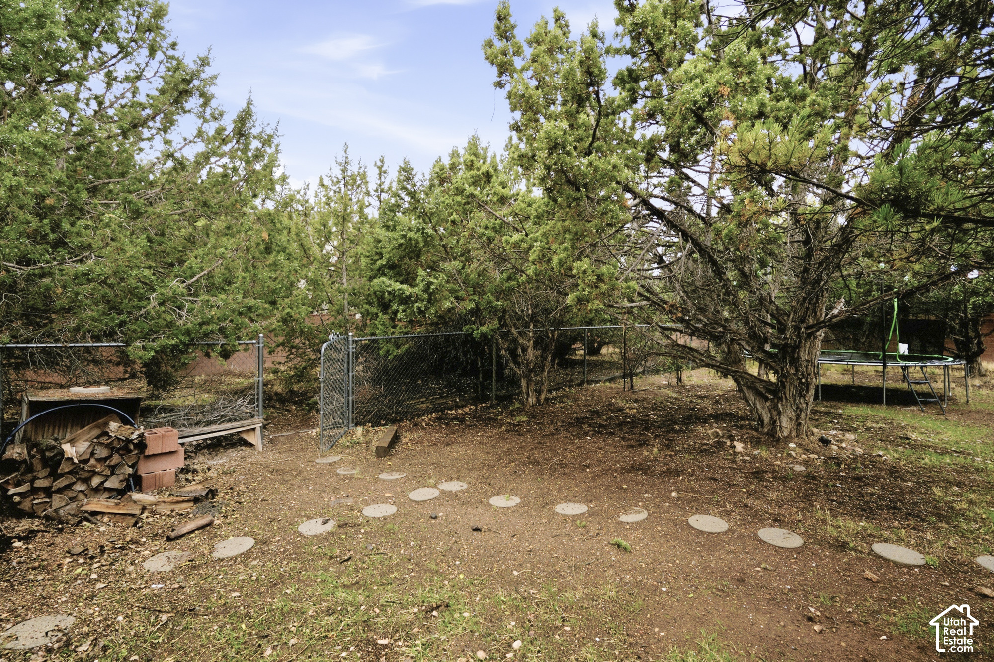 main property photo 45