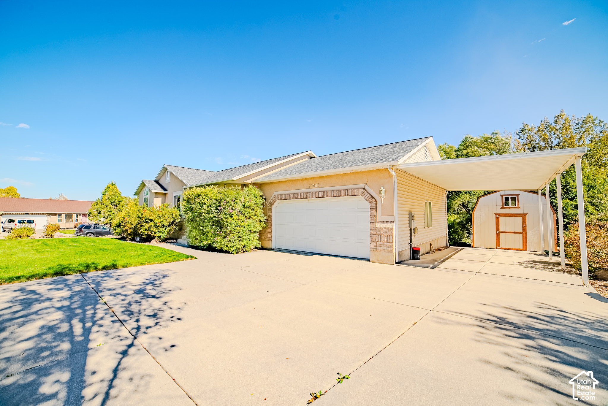 main property photo 34