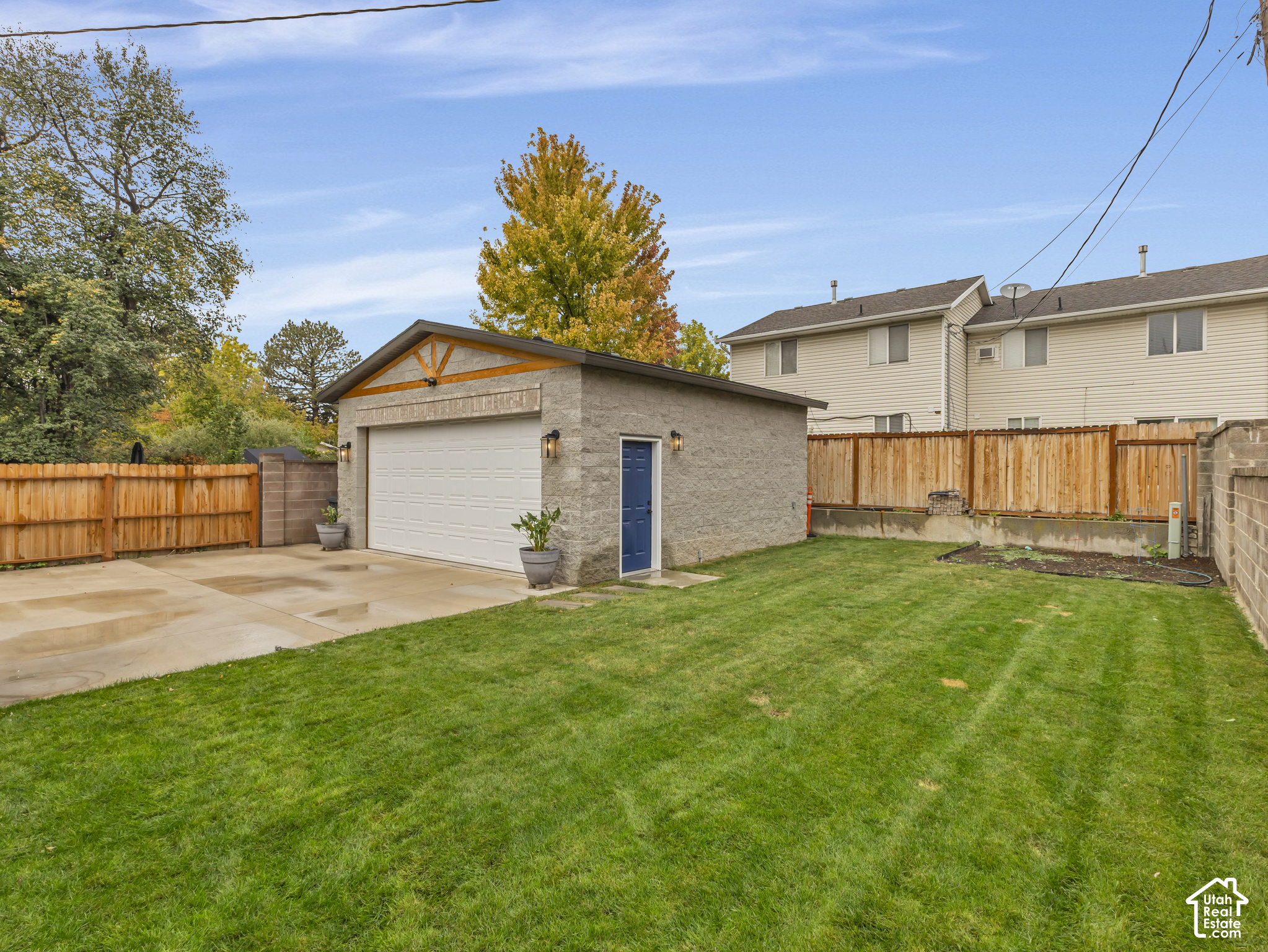 main property photo 18