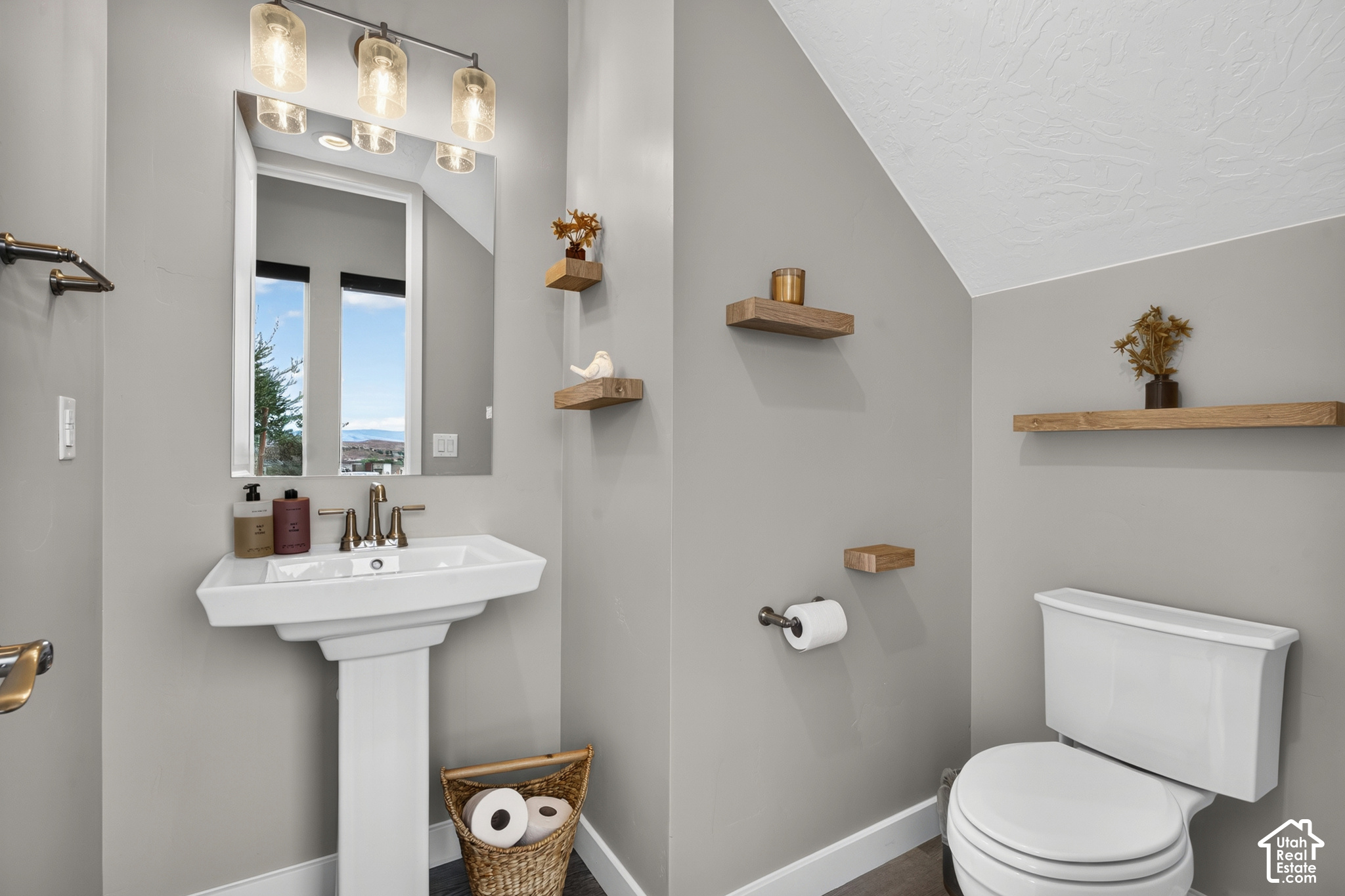 main property photo 59
