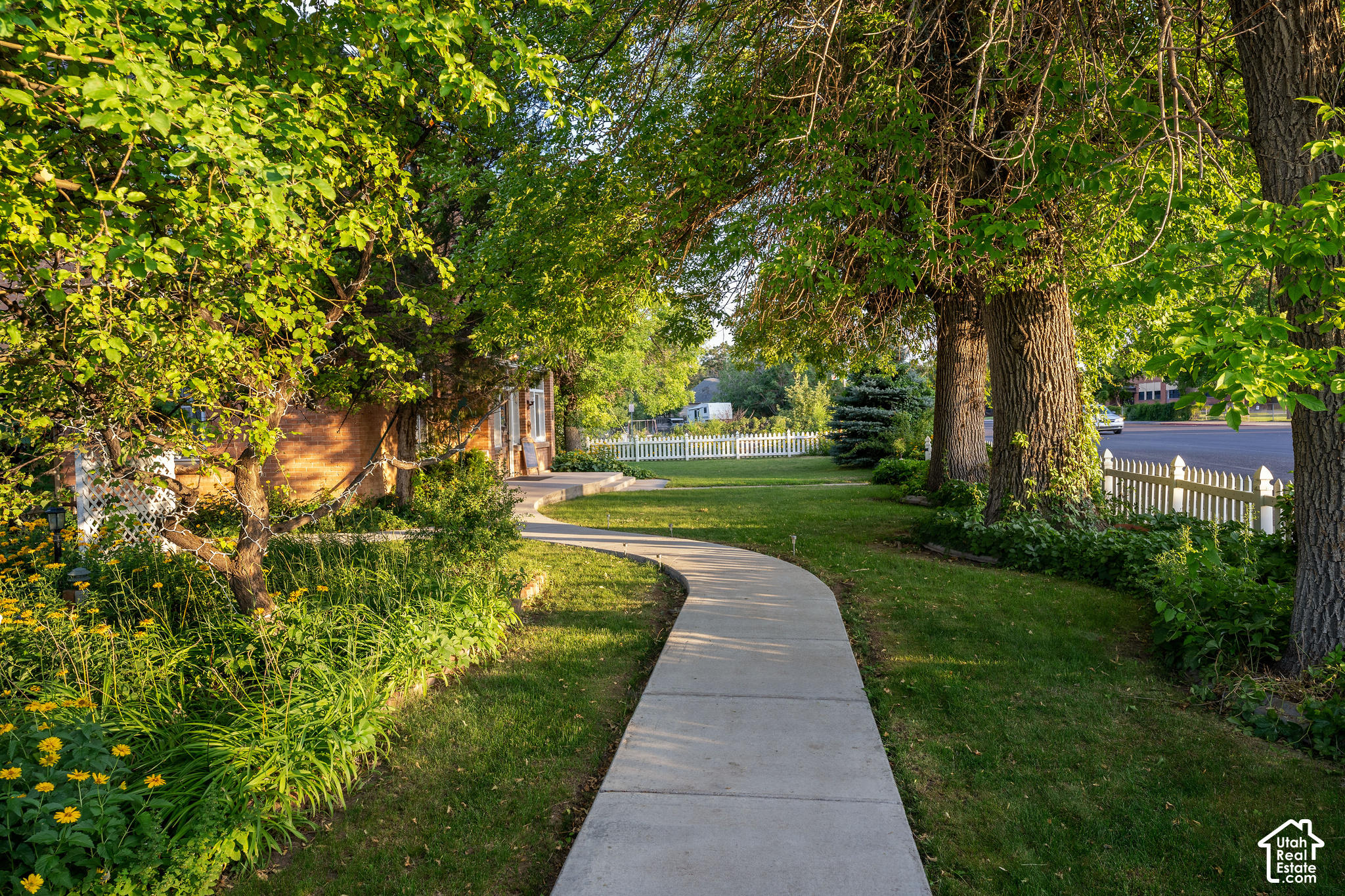 main property photo 27
