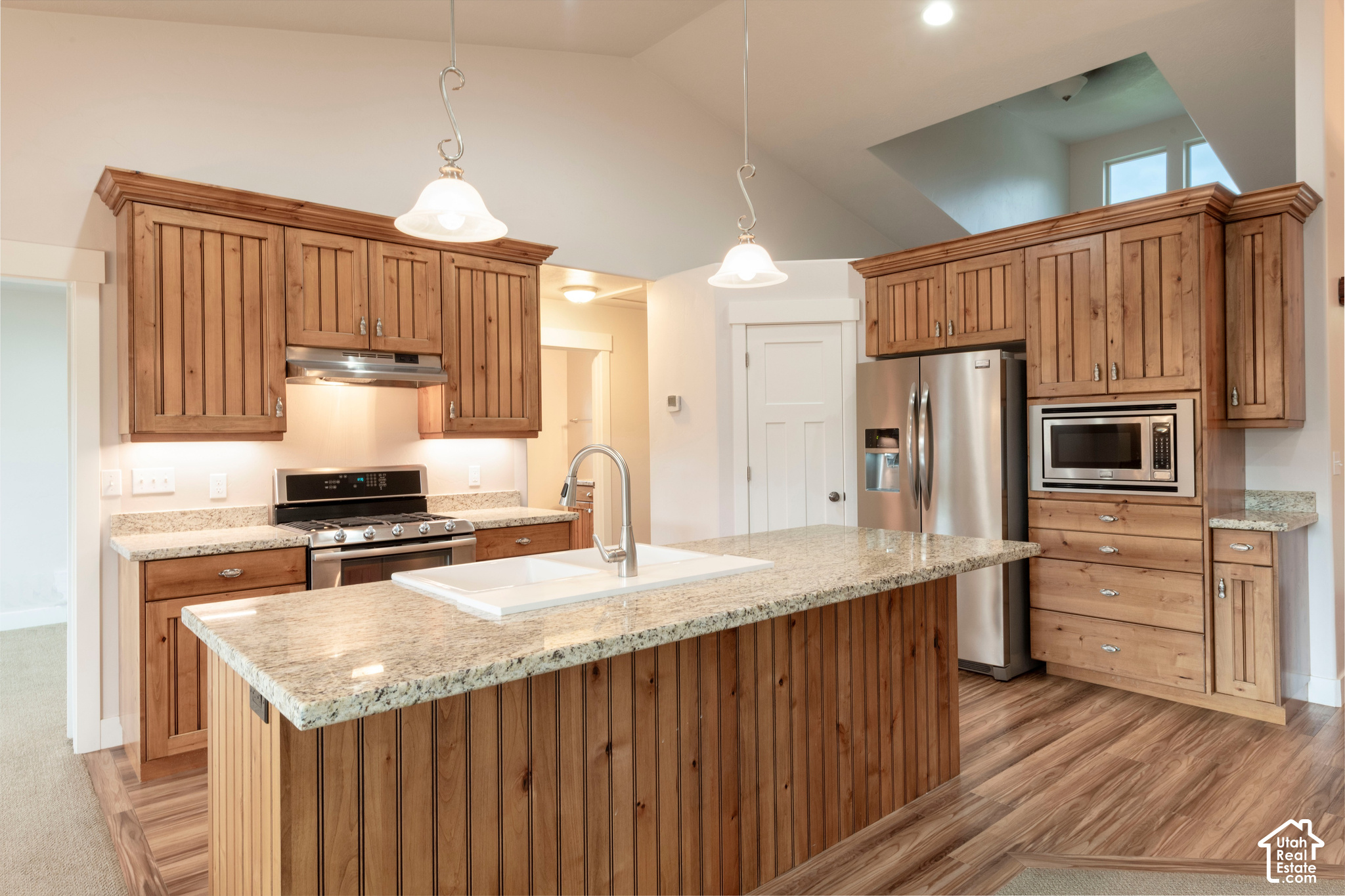 main property photo 6