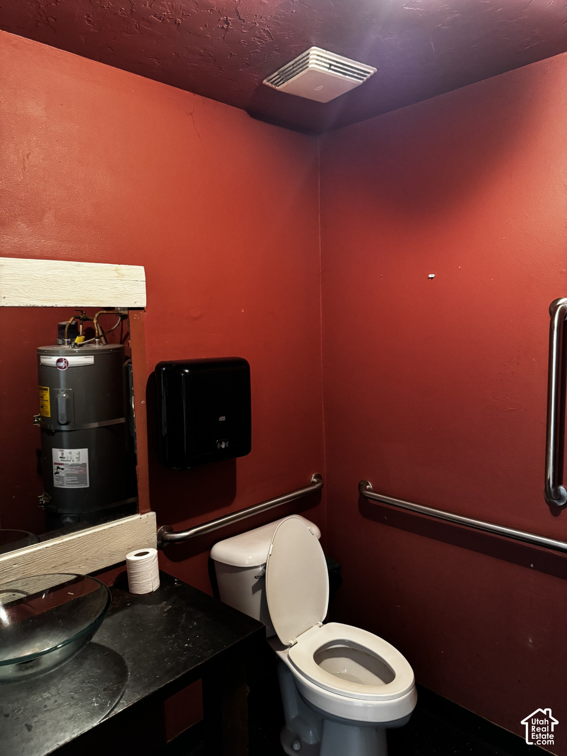 main property photo 11