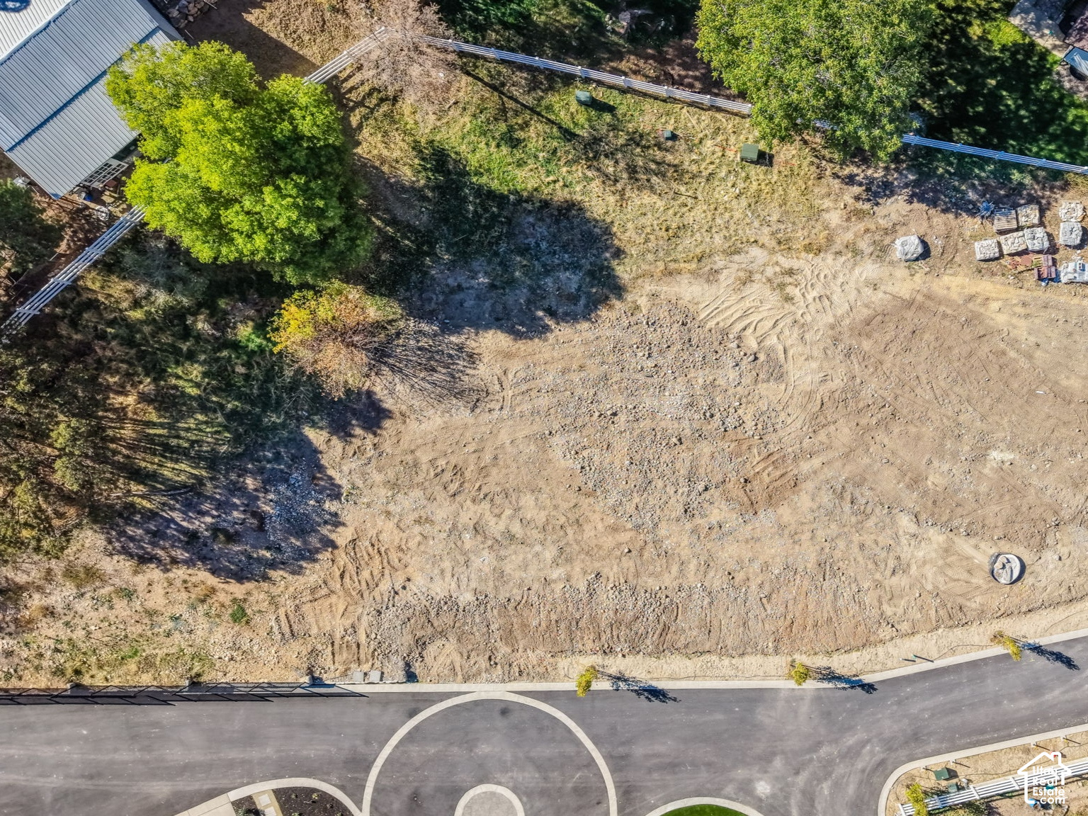 main property photo 17