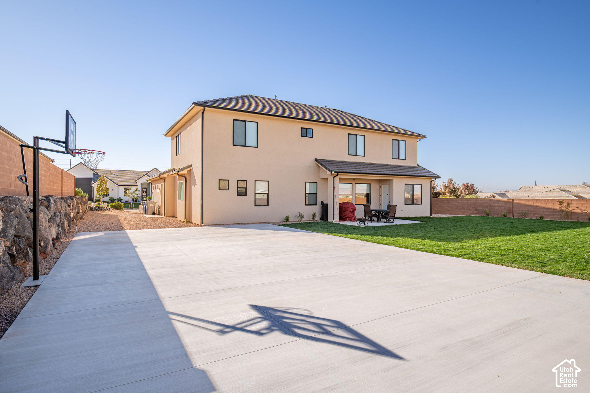 main property photo 45