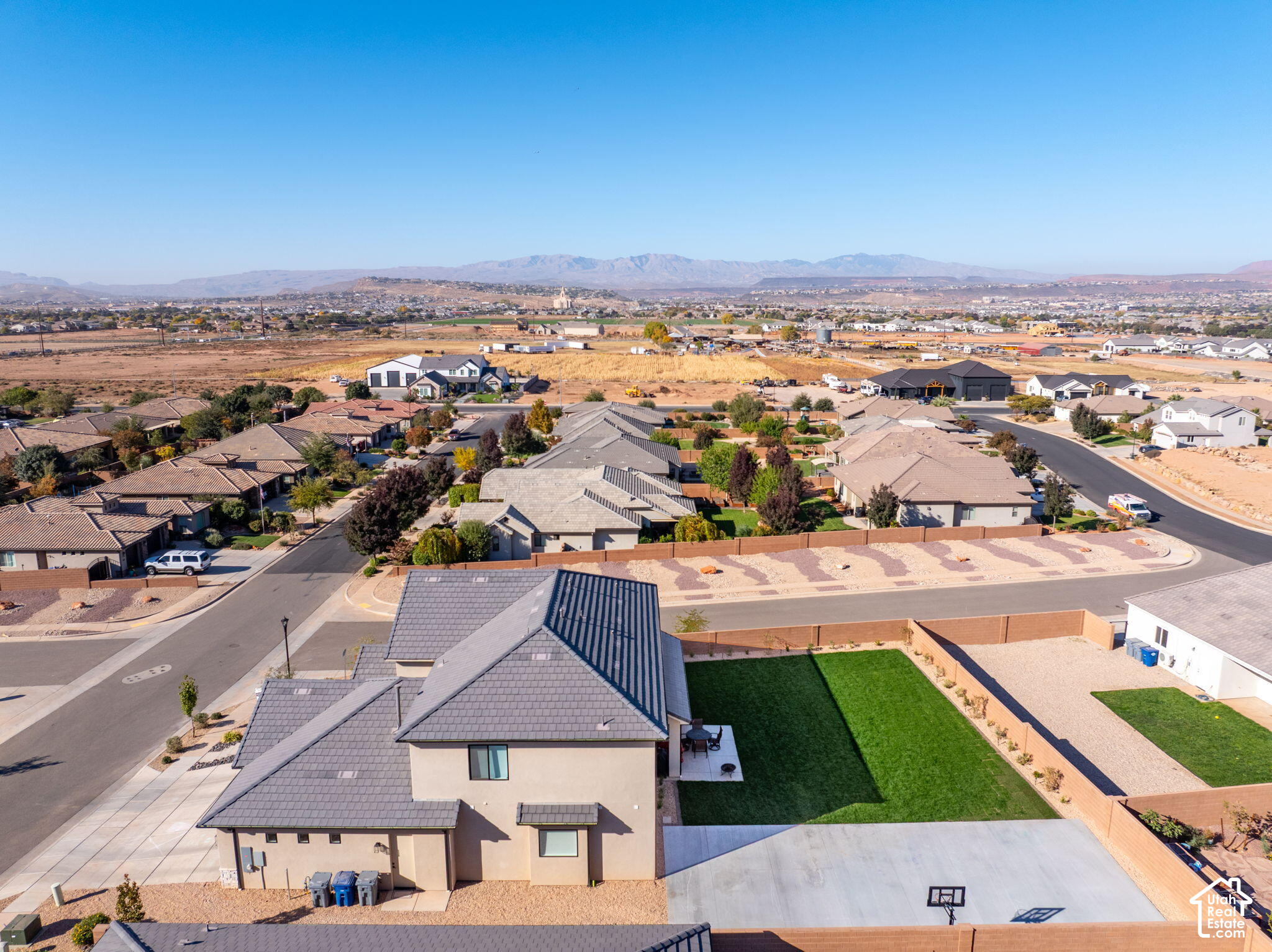 main property photo 50