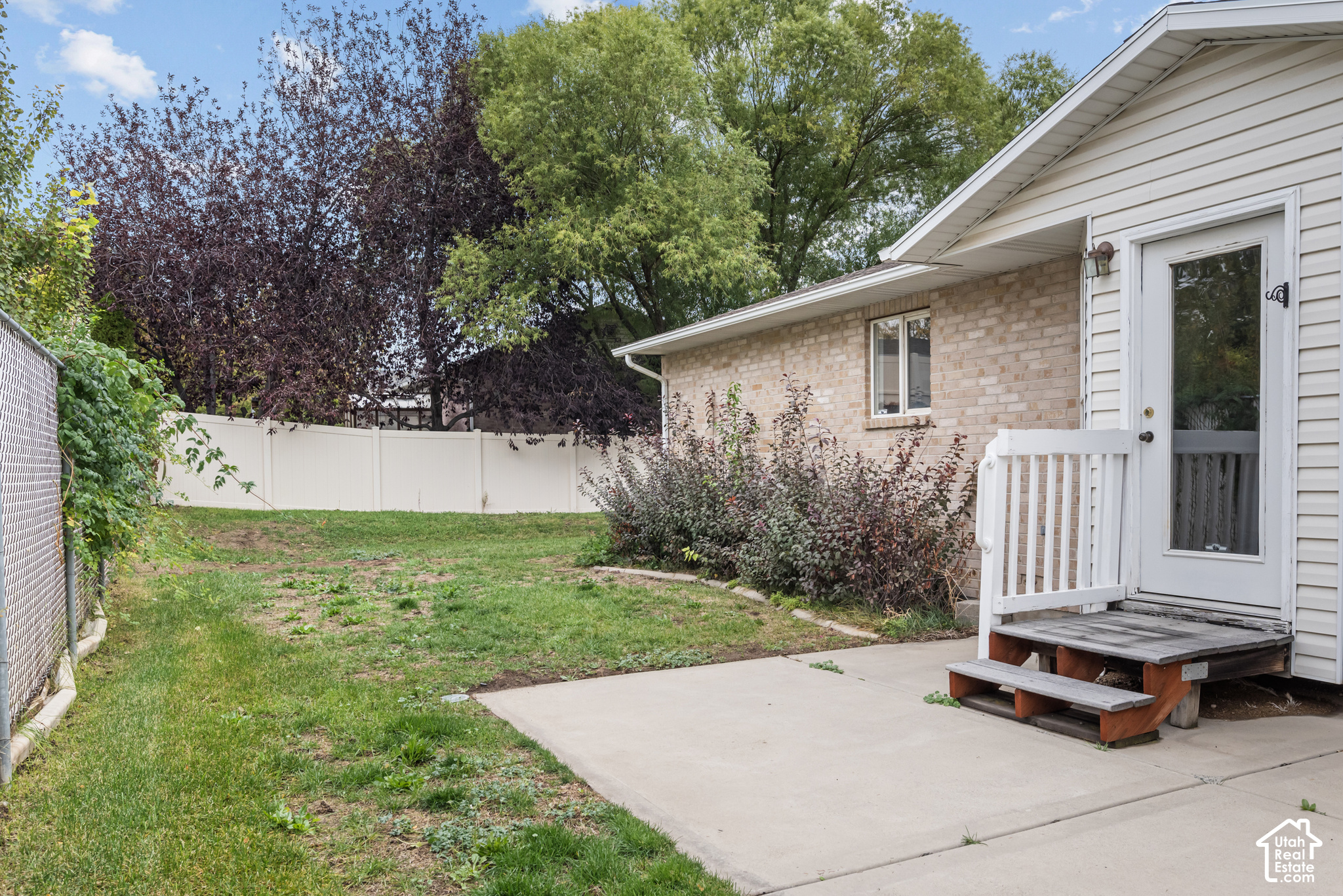main property photo 32