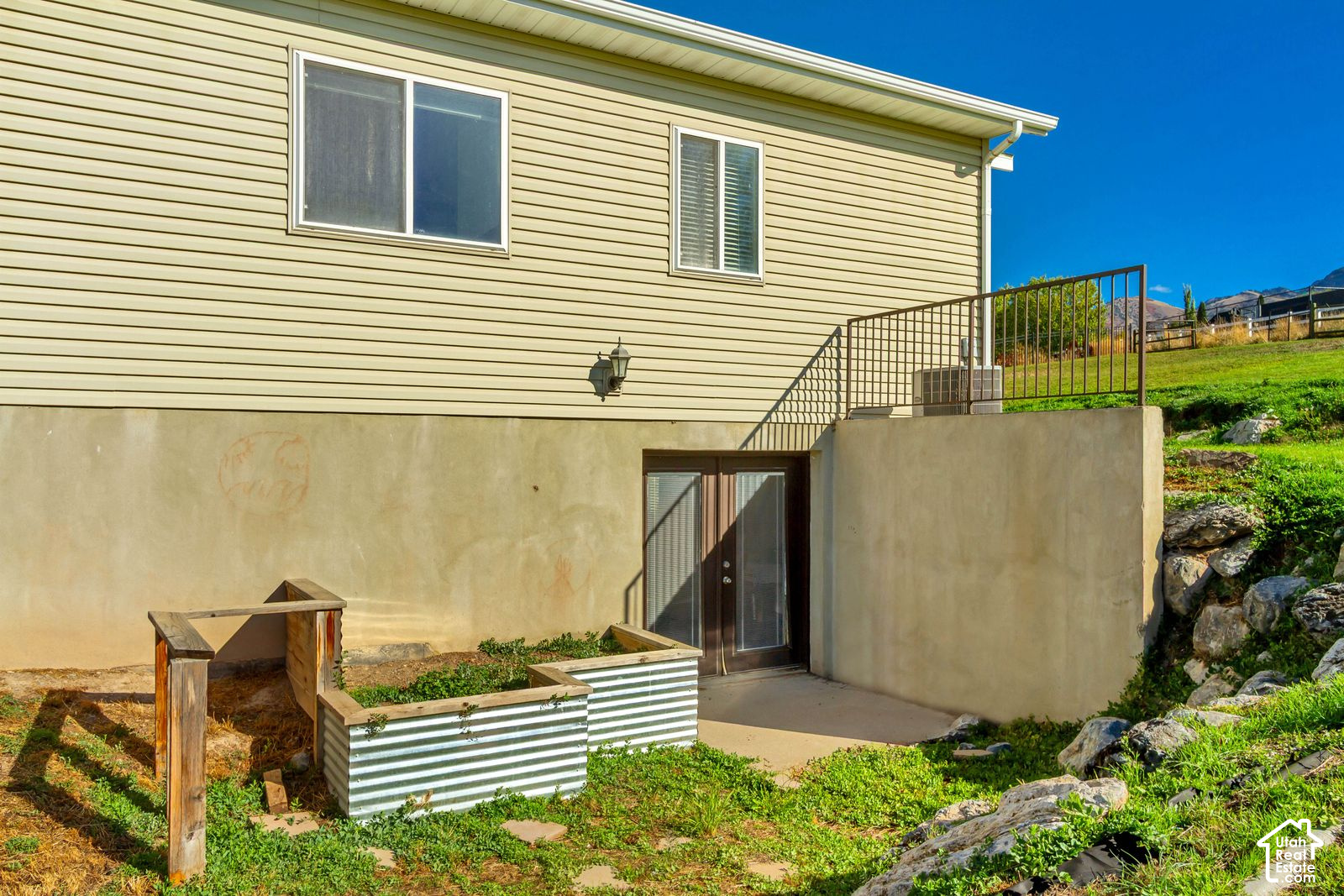 main property photo 24
