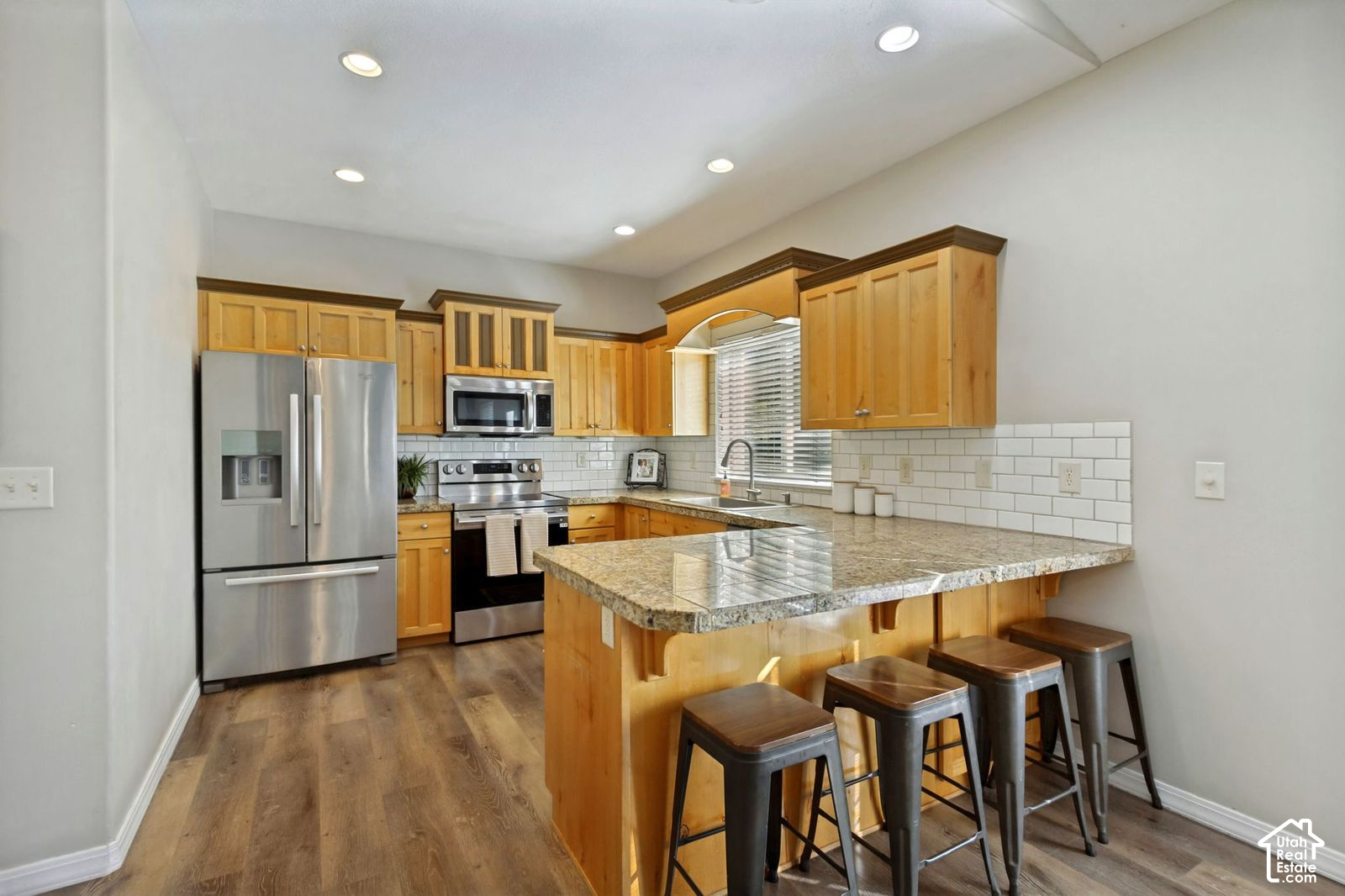 main property photo 8