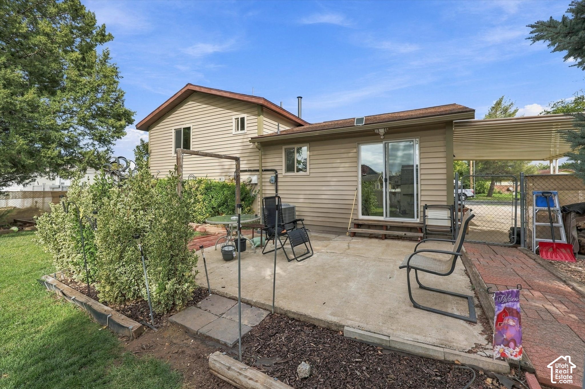 main property photo 17