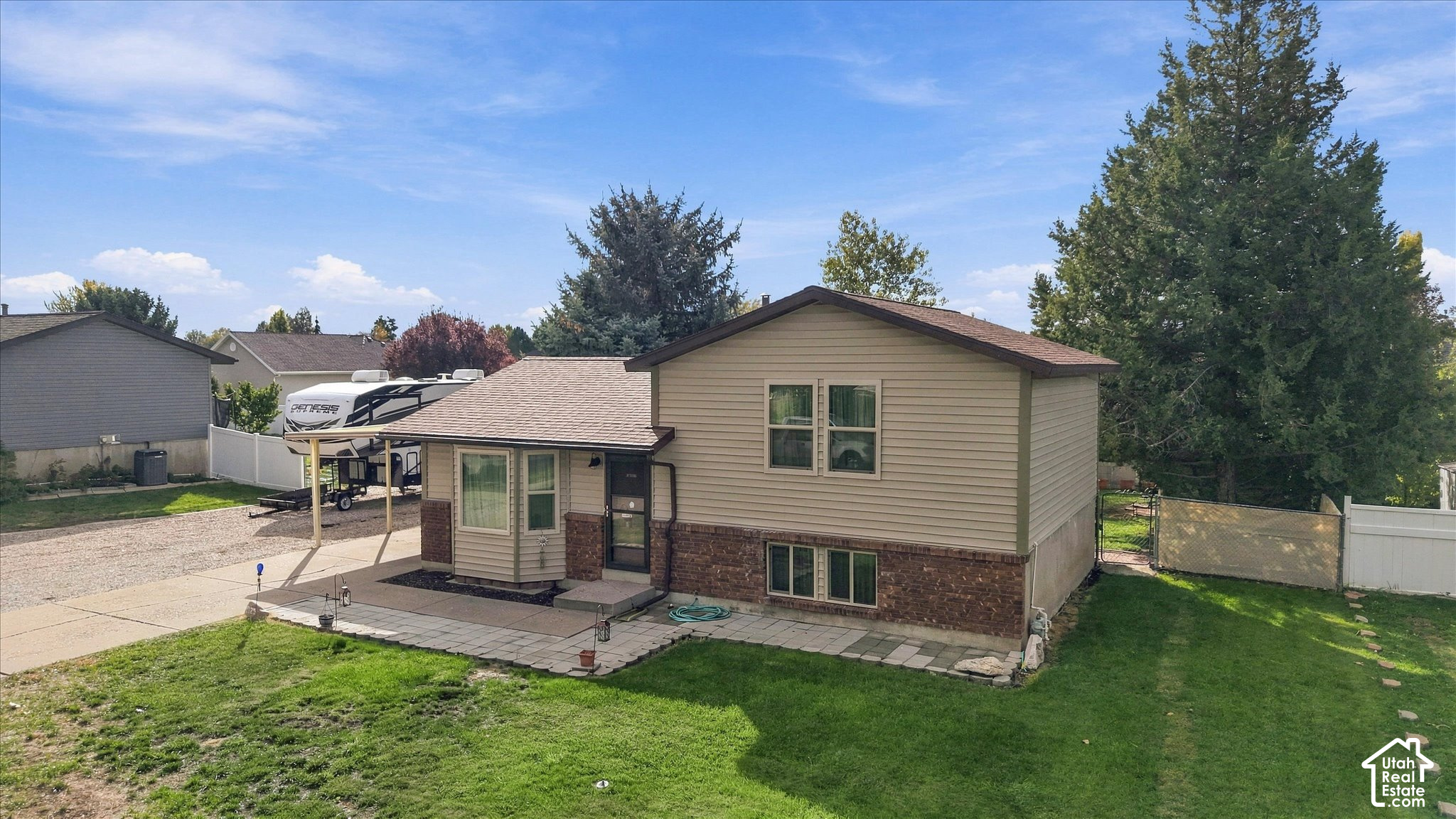 main property photo 23
