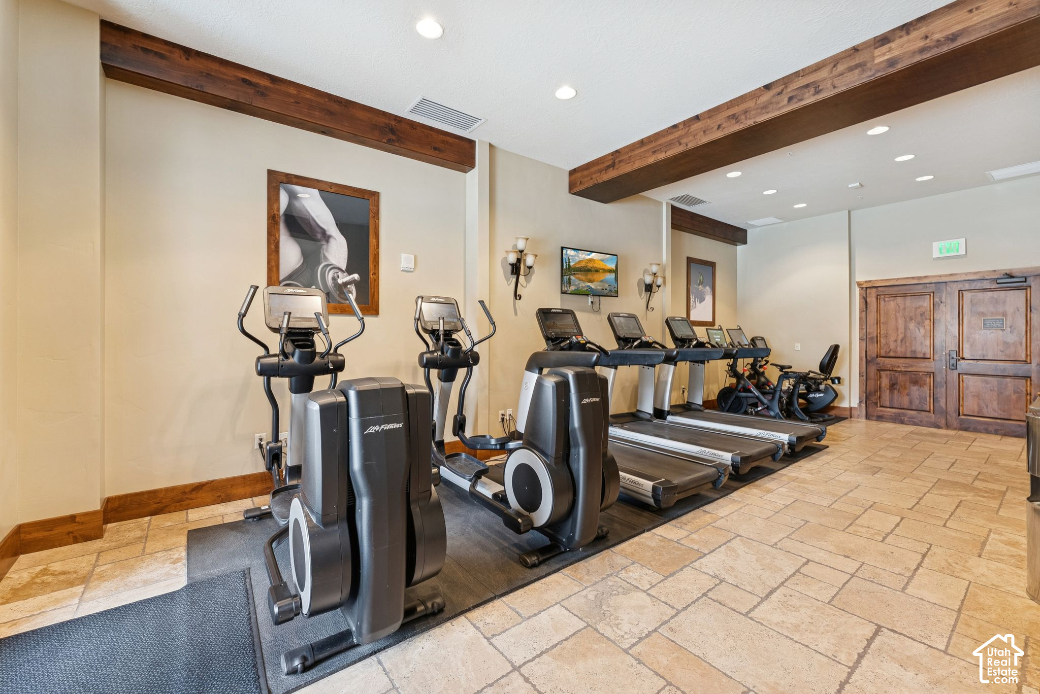 main property photo 75
