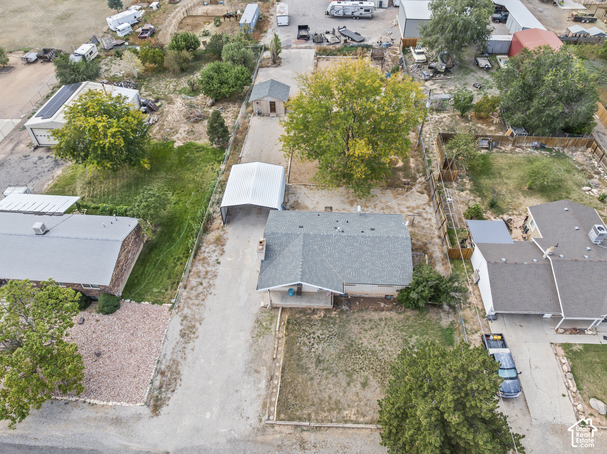 main property photo 40