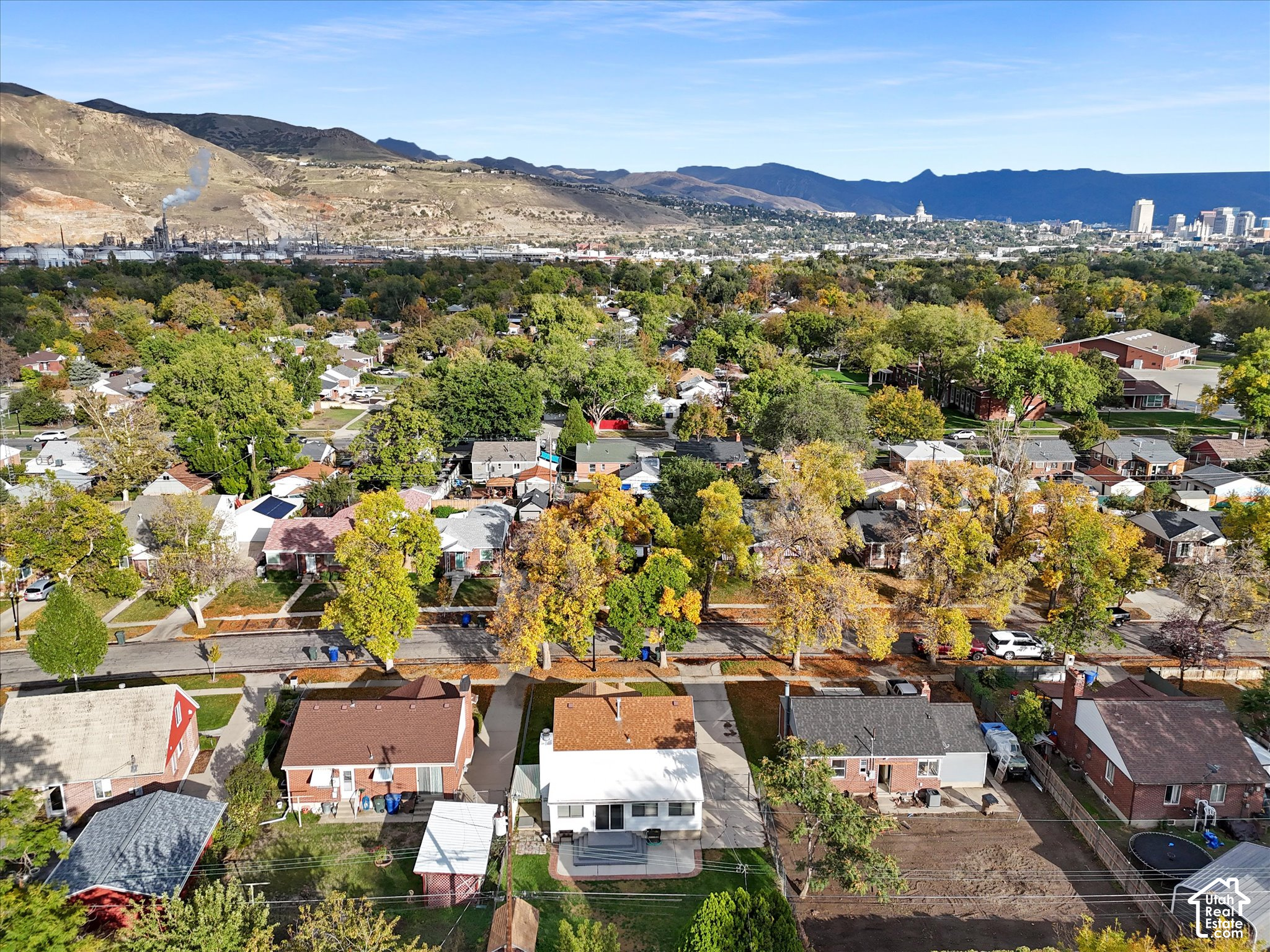 main property photo 30