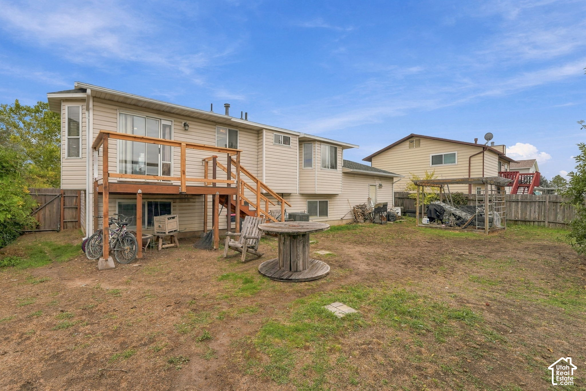 main property photo 30