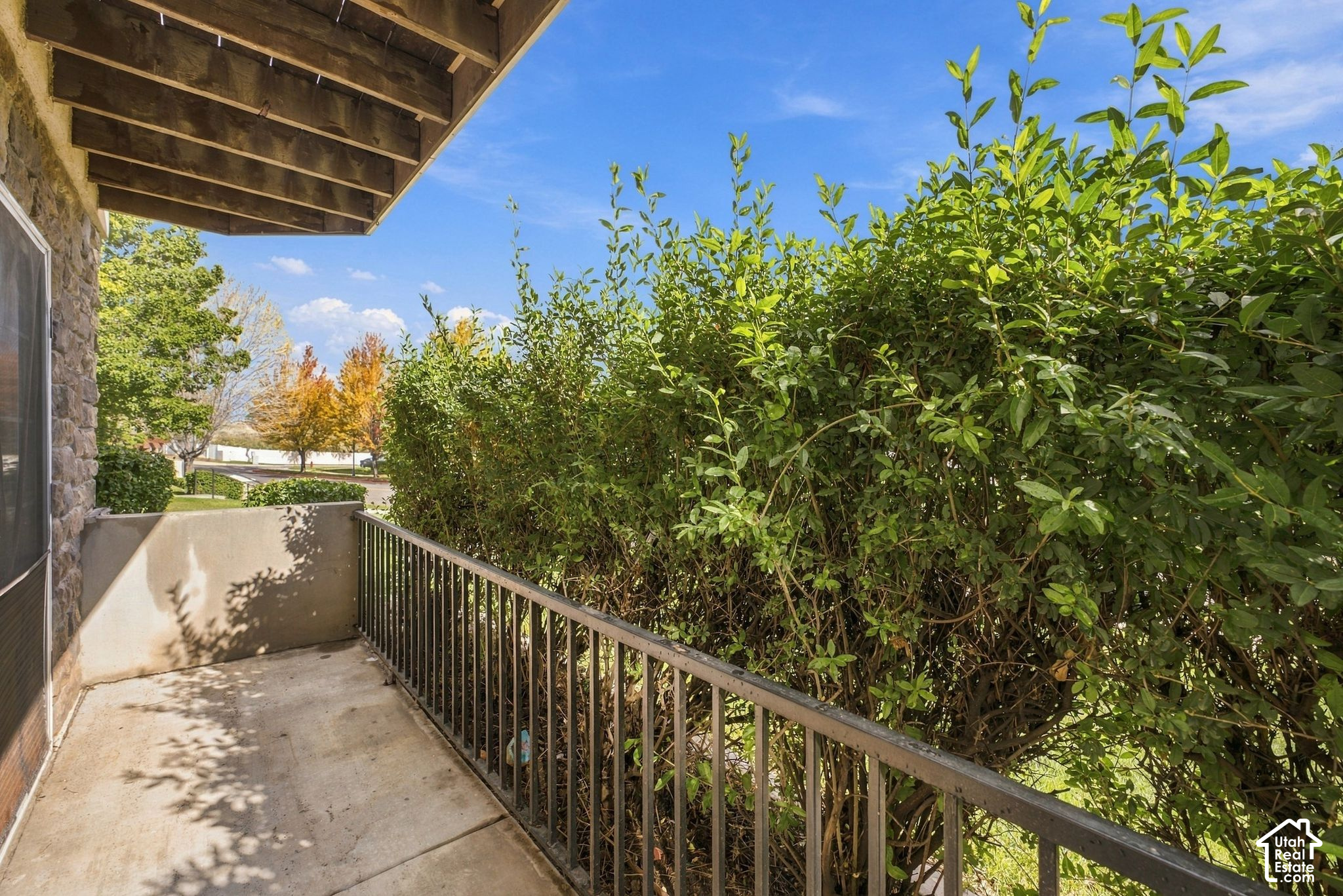 main property photo 28