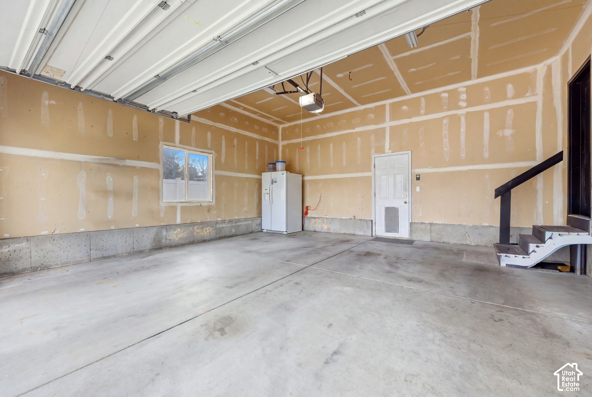 main property photo 37