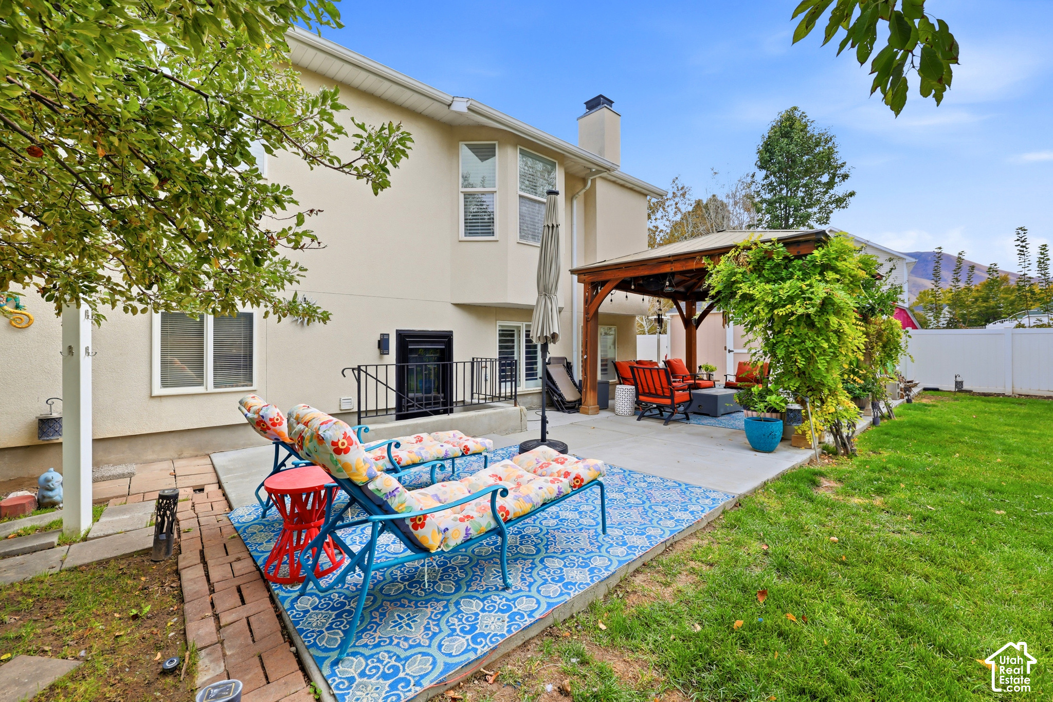 main property photo 38