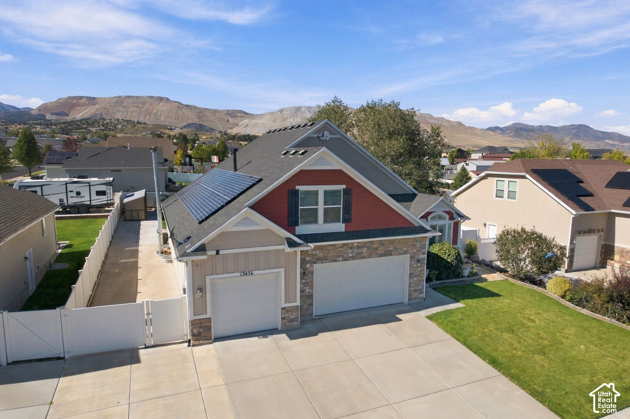 main property photo 78