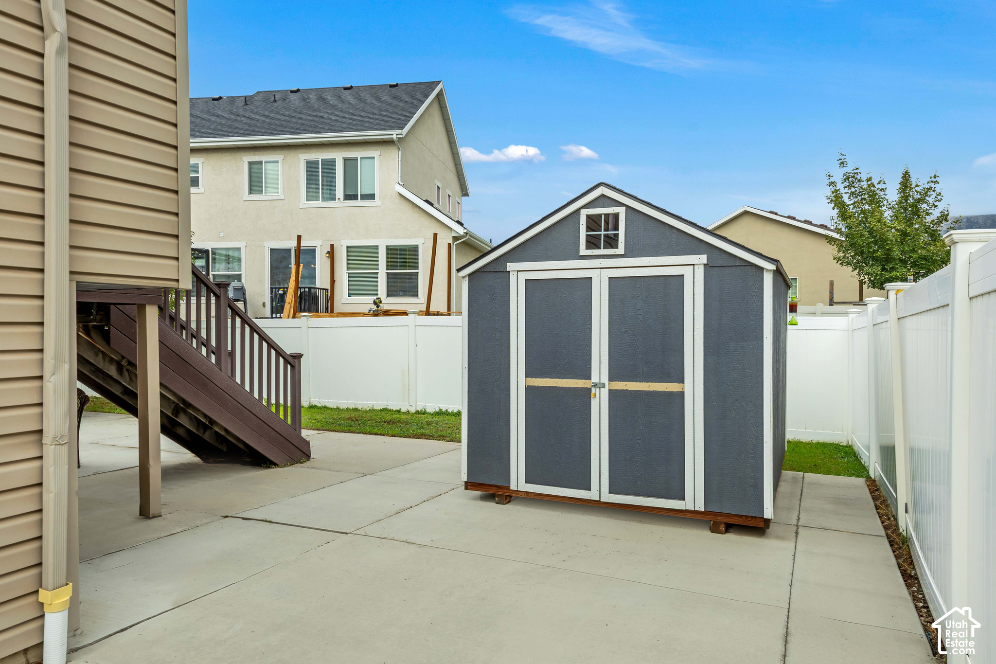 main property photo 28
