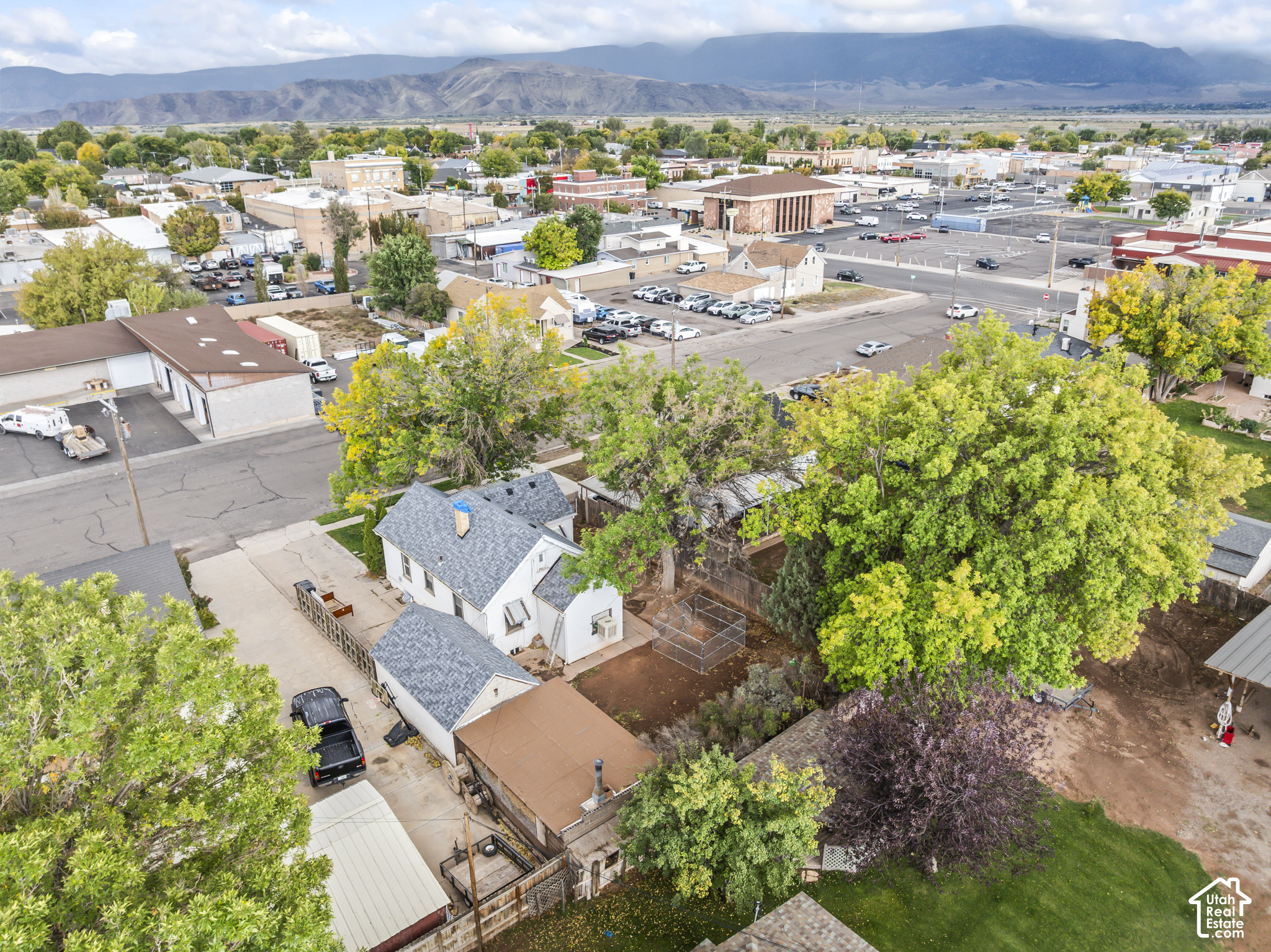 main property photo 11