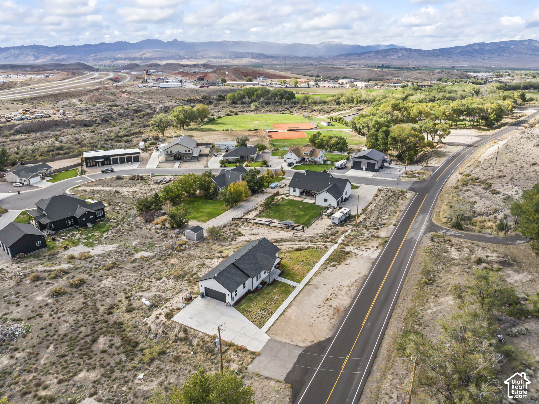 main property photo 14