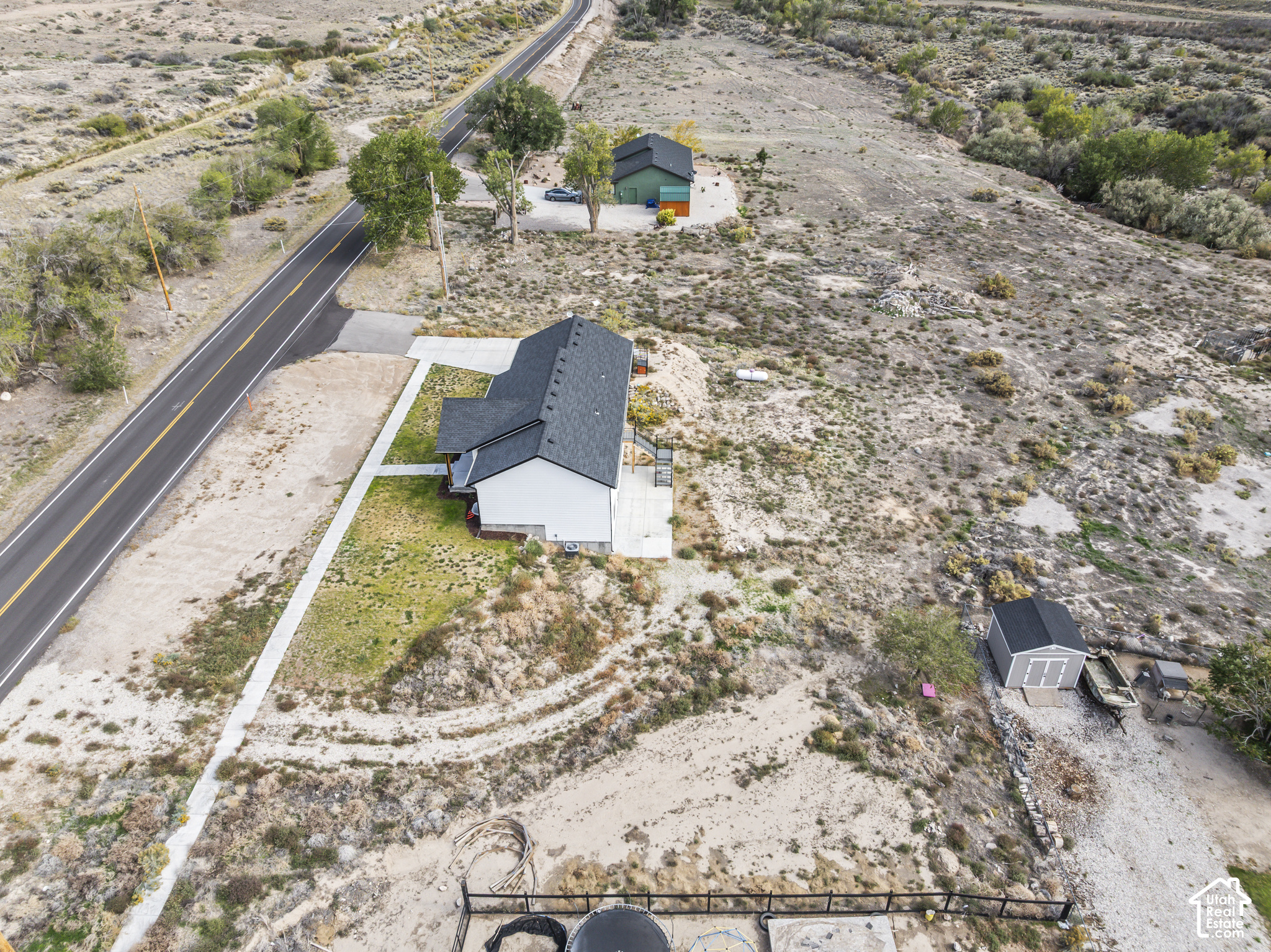 main property photo 9