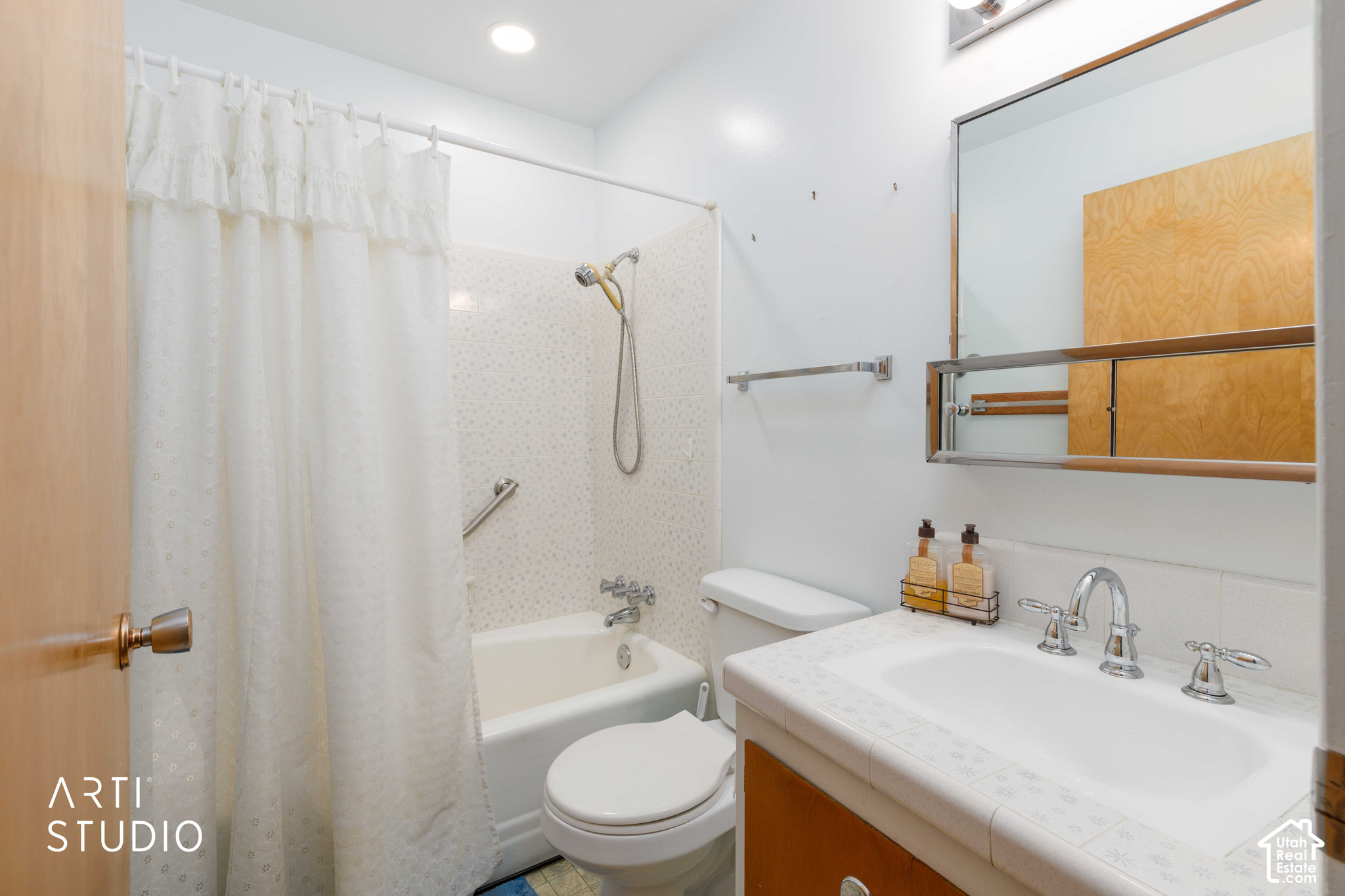main property photo 13