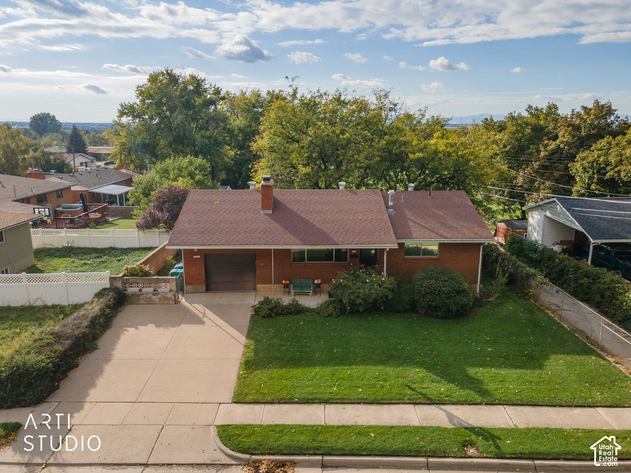 main property photo 40