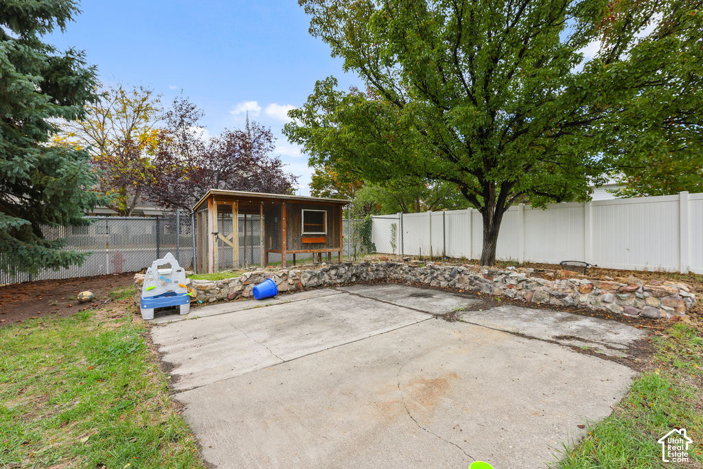 main property photo 31