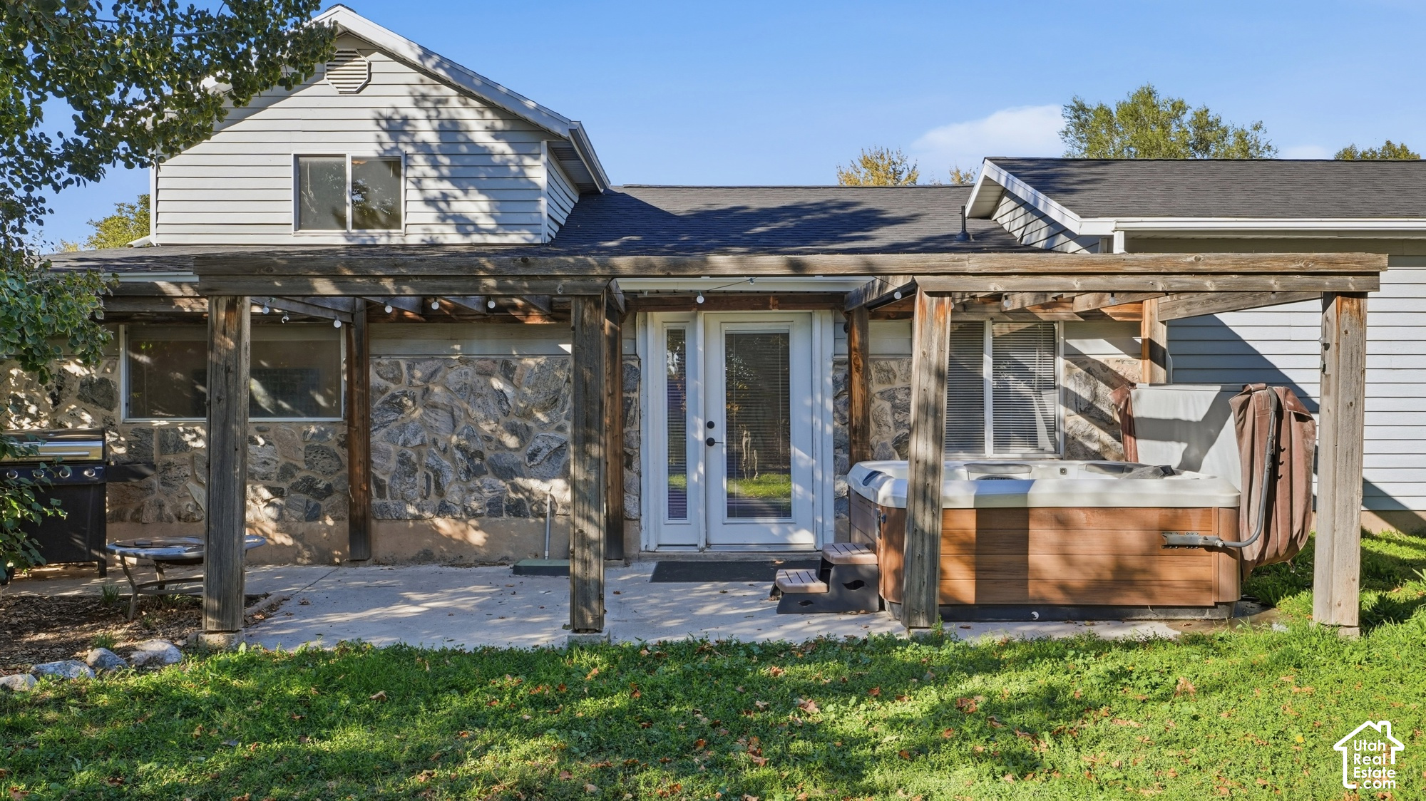 main property photo 27