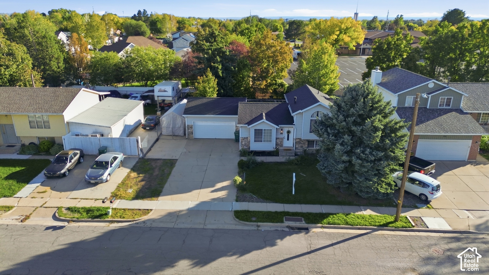 main property photo 32