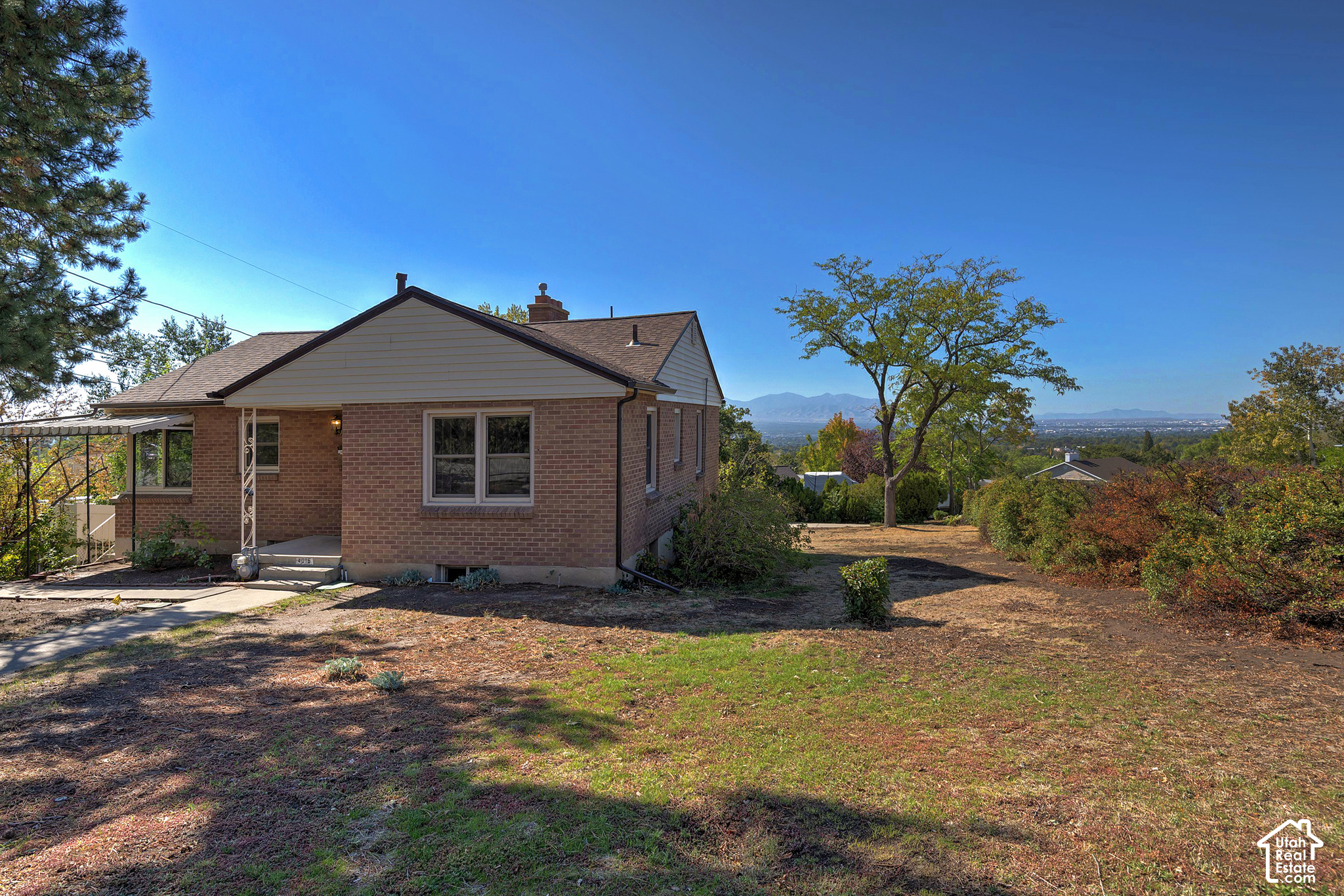 main property photo 32