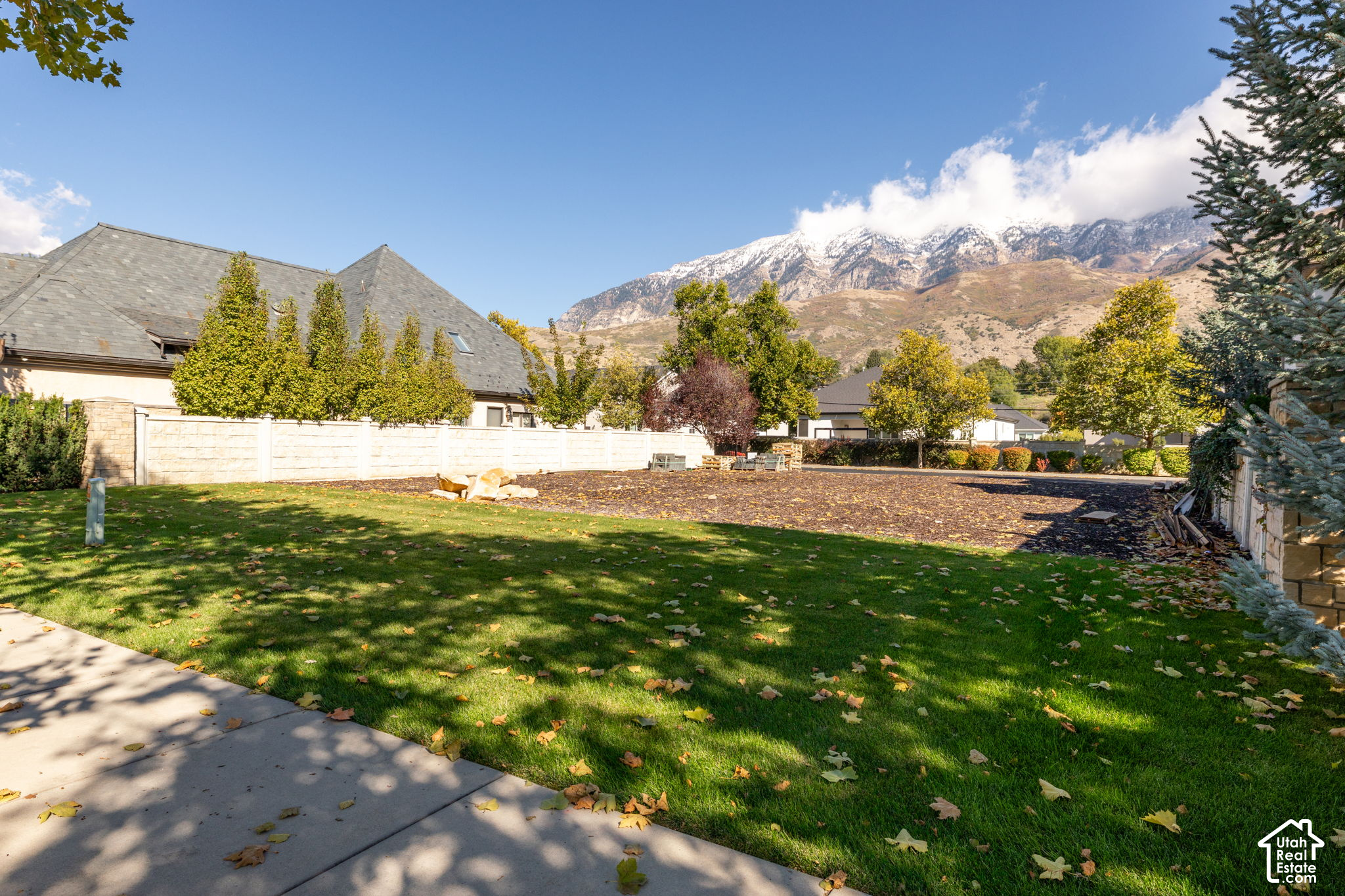 main property photo 11