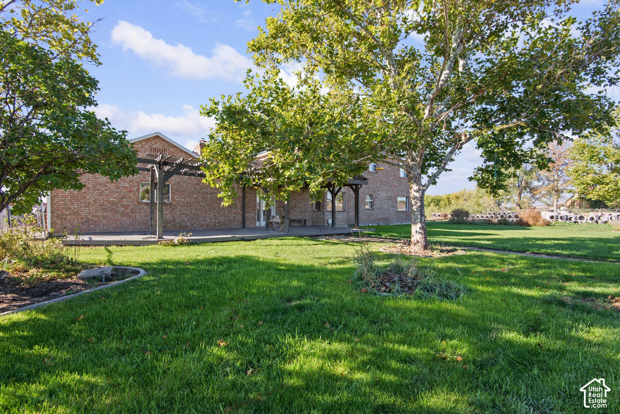 main property photo 37