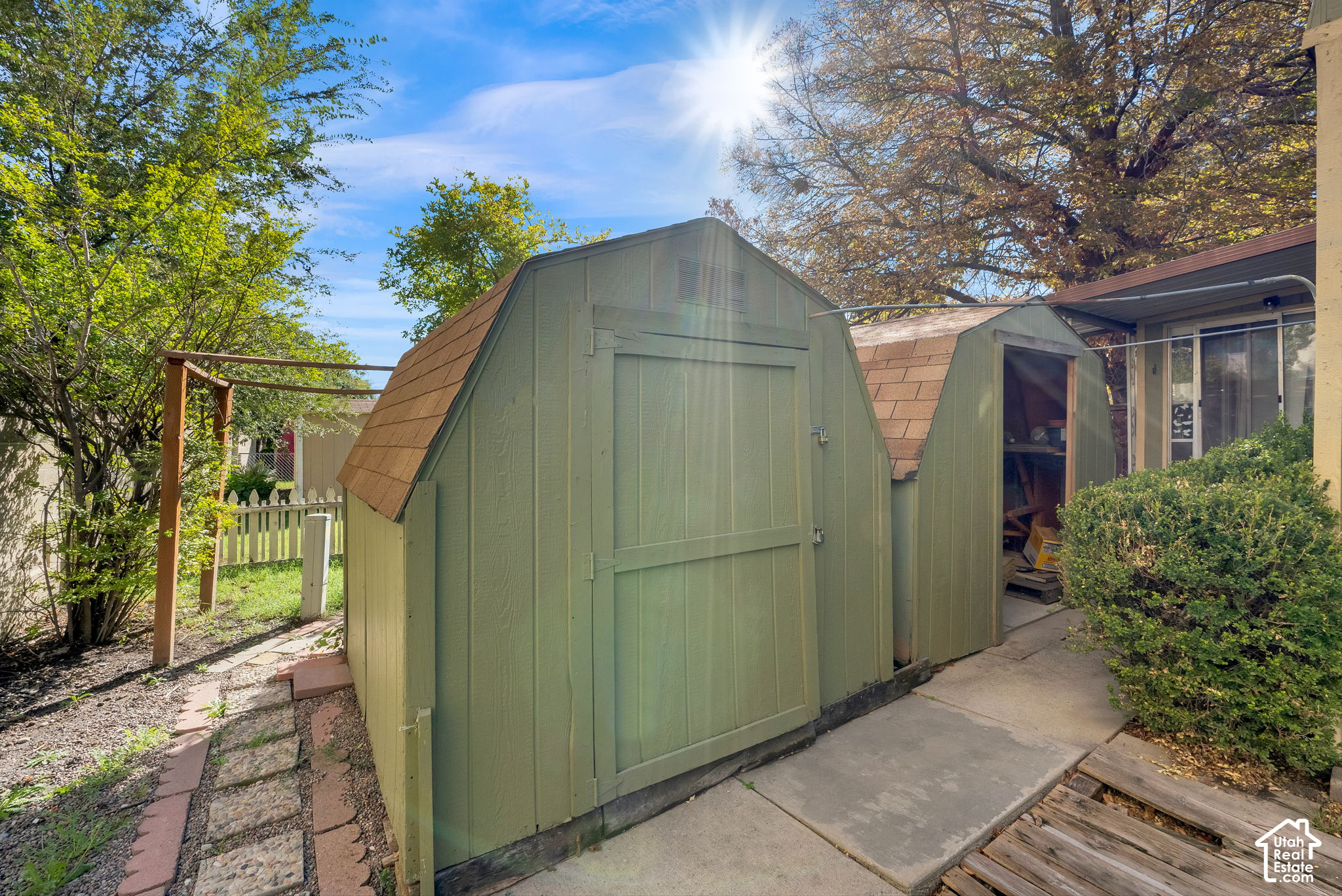 main property photo 25