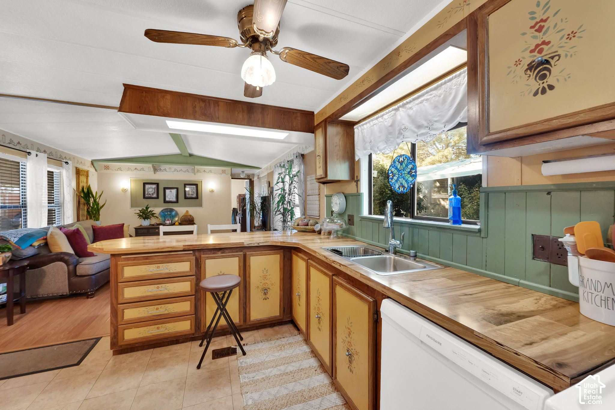 main property photo 9