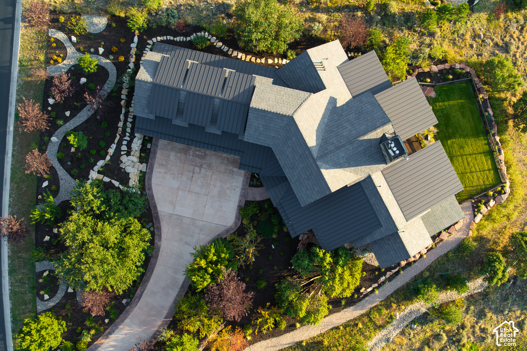 main property photo 50