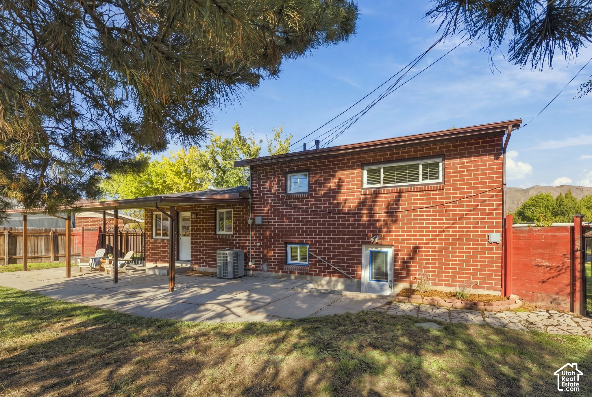 main property photo 30