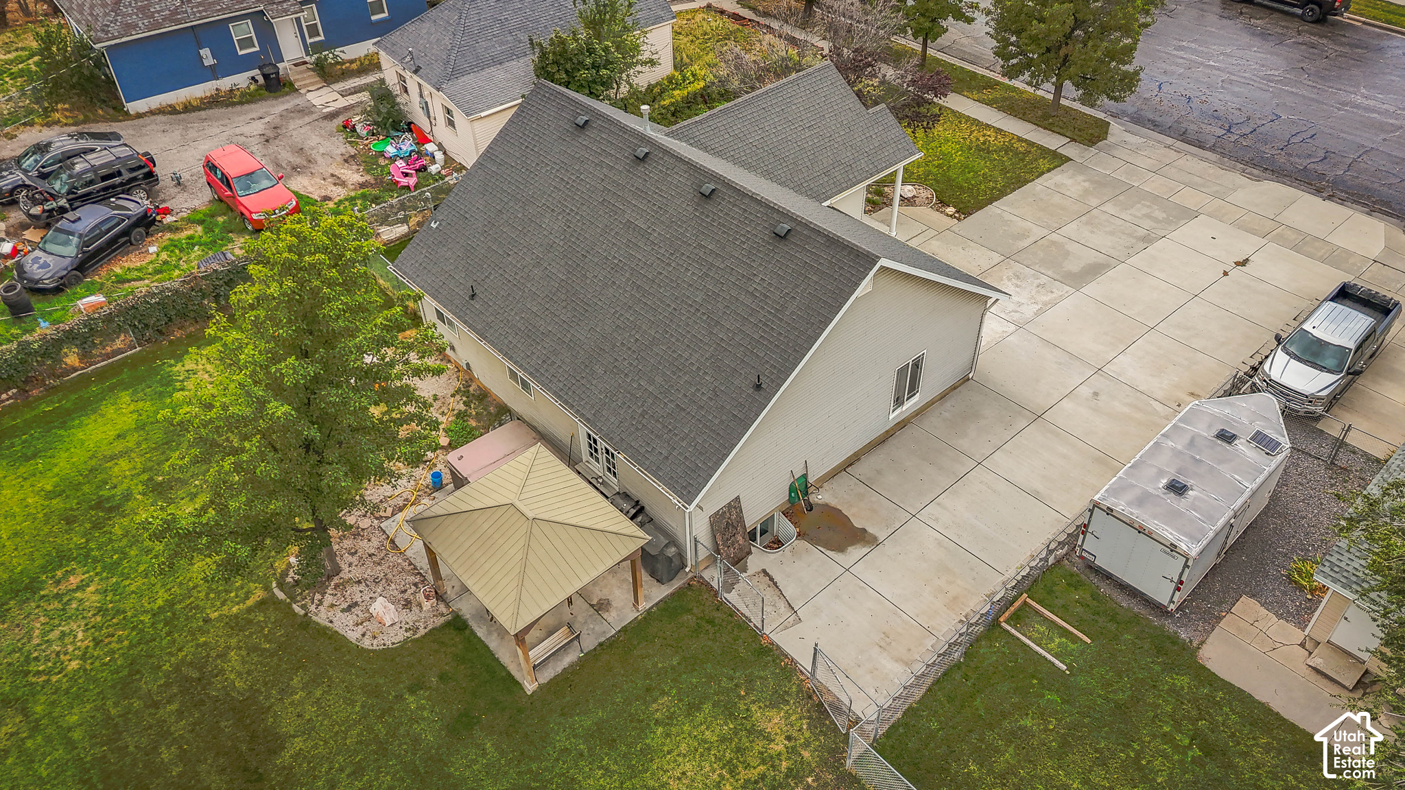 main property photo 25