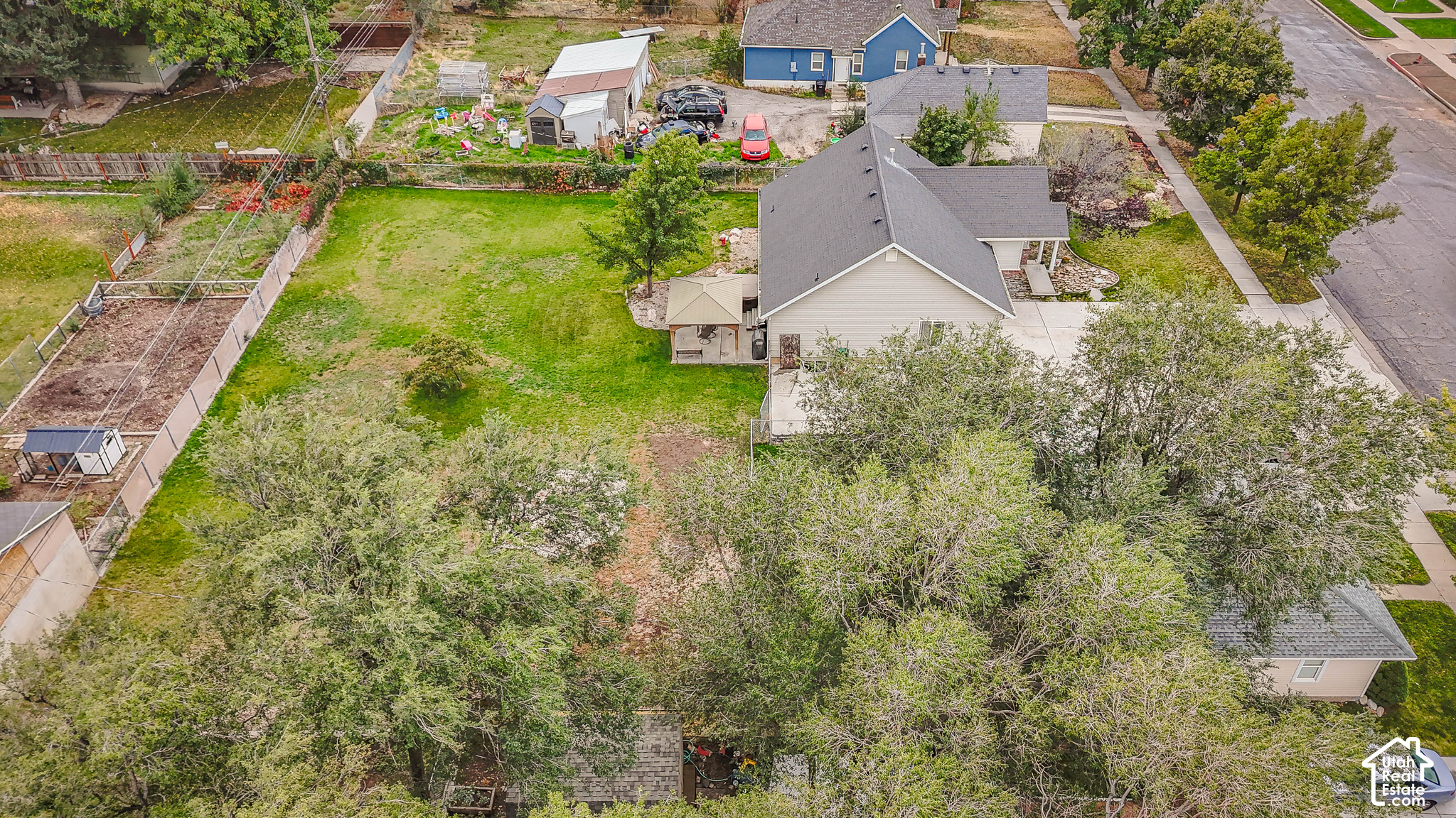 main property photo 29