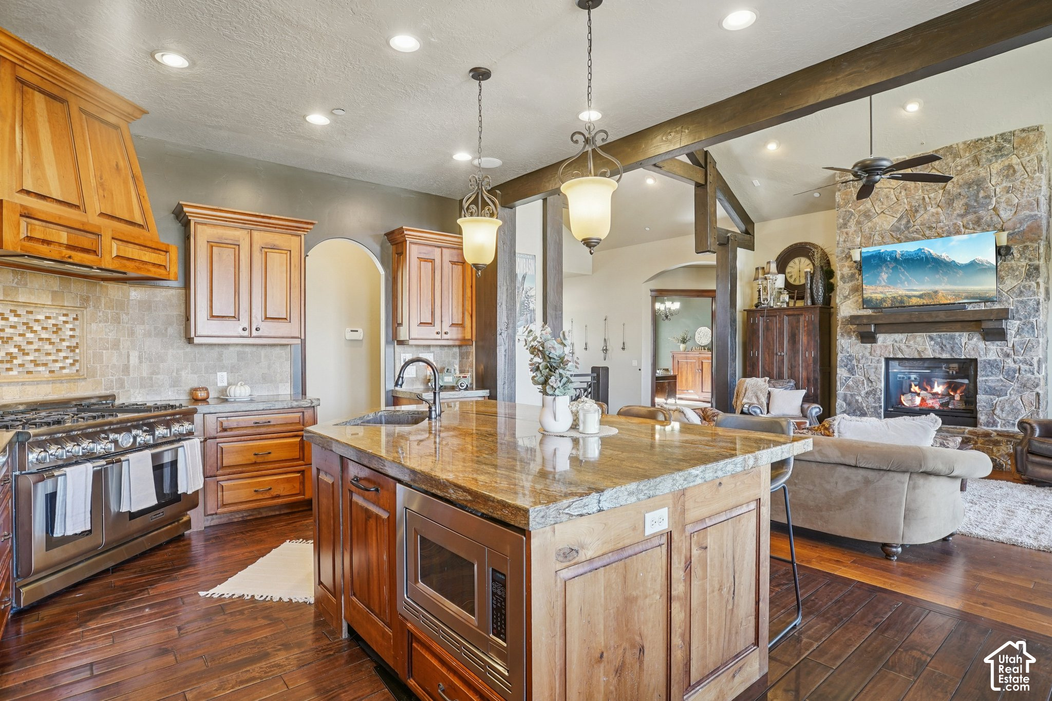 main property photo 19